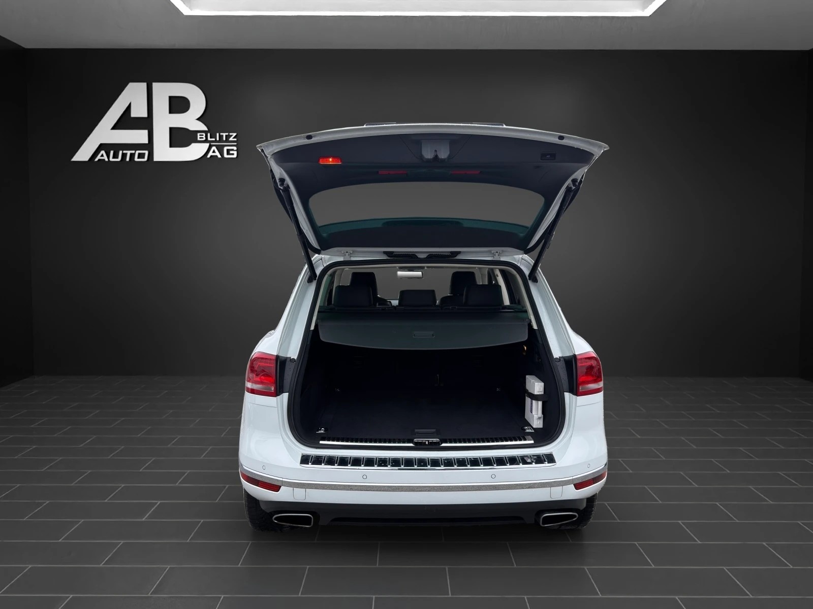 VW Touareg 3.0 TDI BlueMotion Technology Tiptronic-image-15