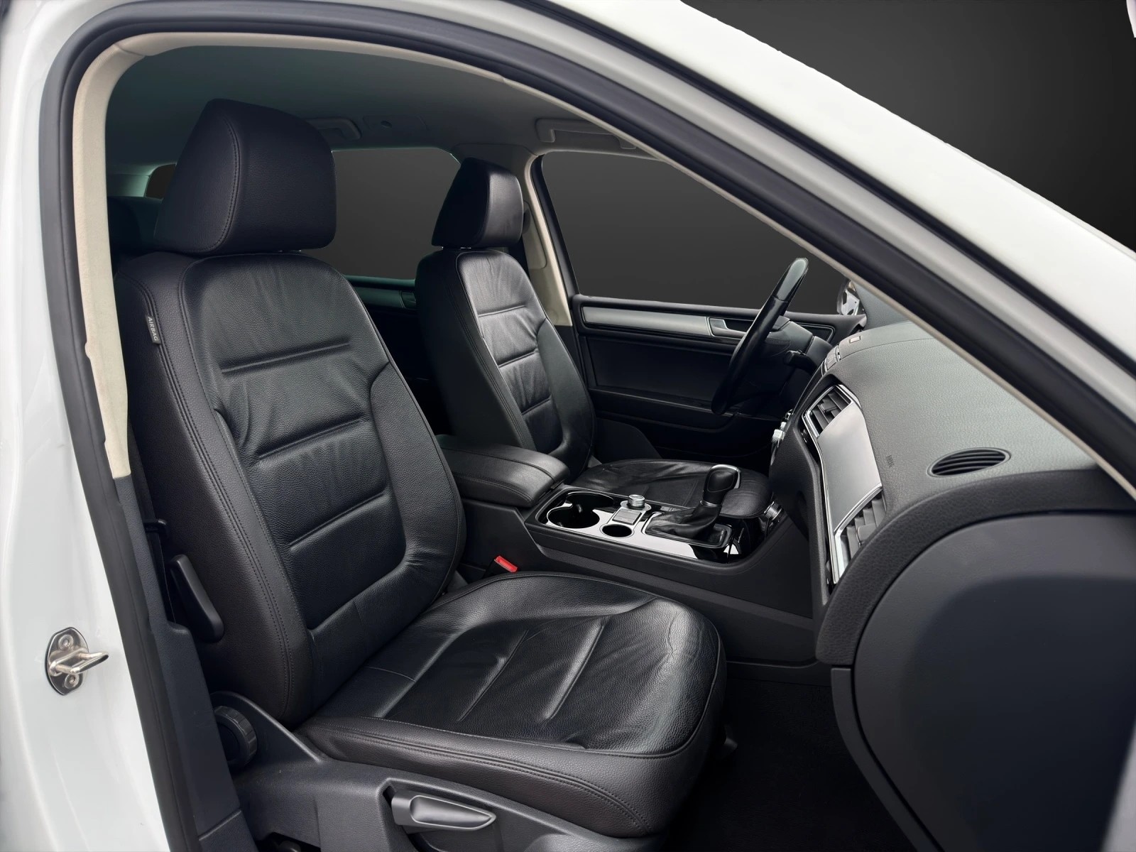VW Touareg 3.0 TDI BlueMotion Technology Tiptronic-image-8