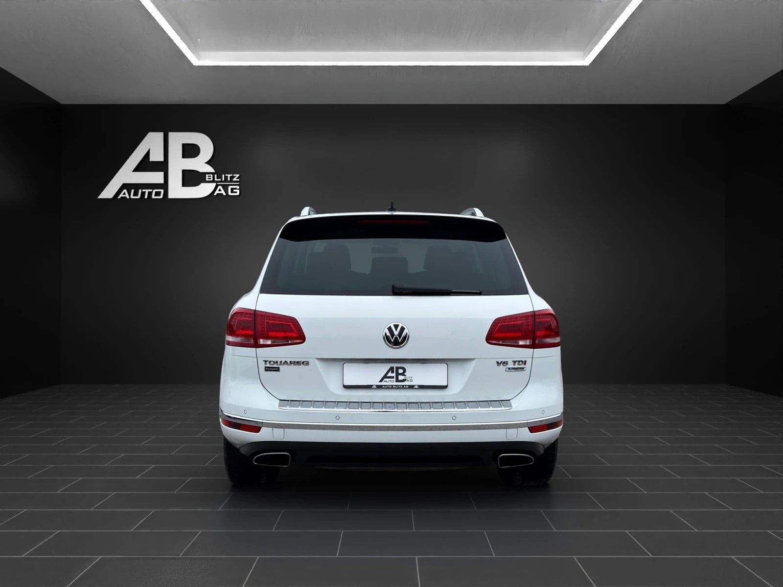 VW Touareg 3.0 TDI BlueMotion Technology Tiptronic-image-3