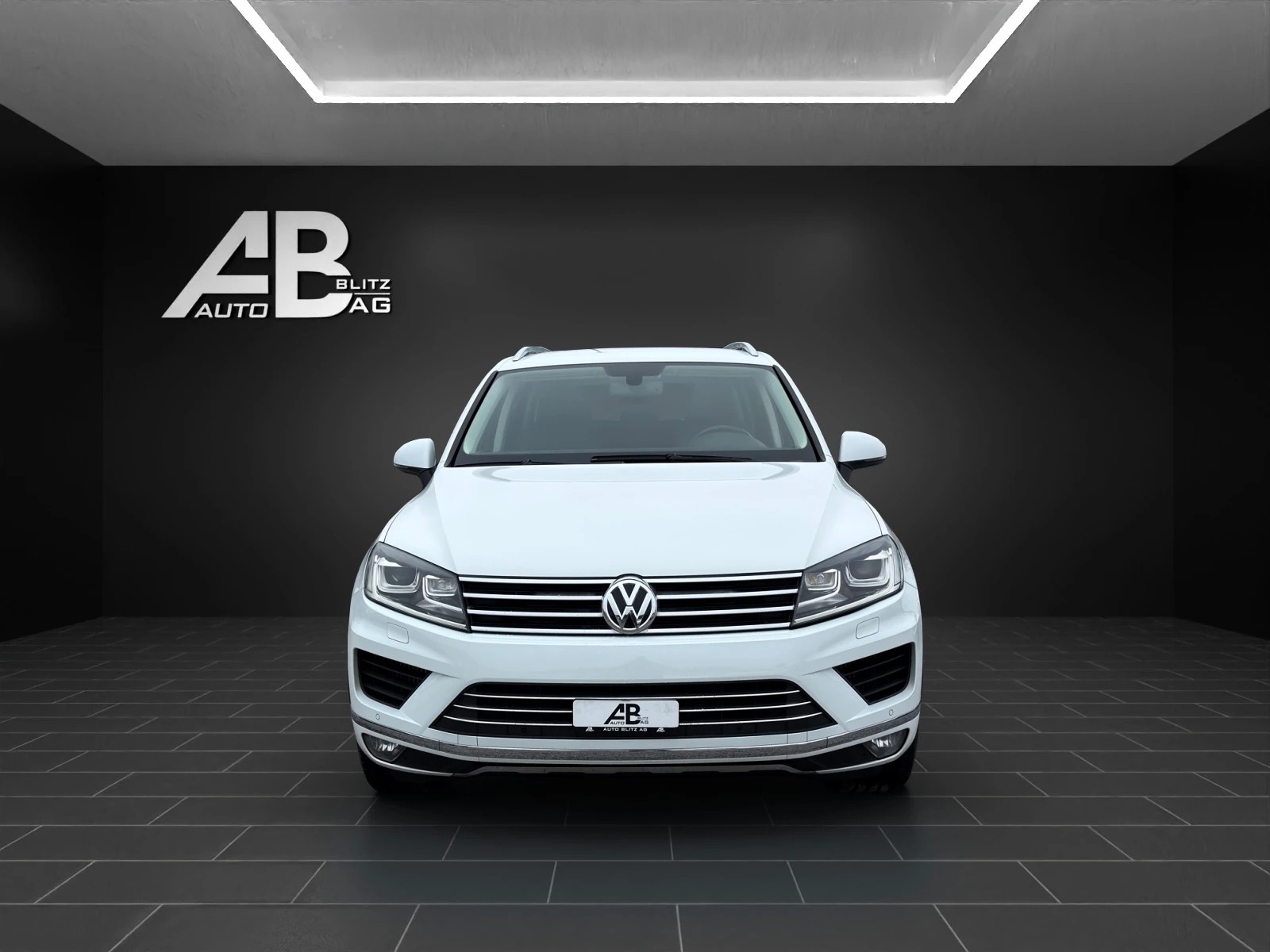 VW Touareg 3.0 TDI BlueMotion Technology Tiptronic-image-0