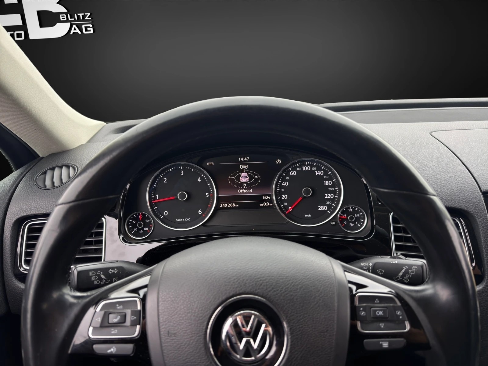 VW Touareg 3.0 TDI BlueMotion Technology Tiptronic-image-11