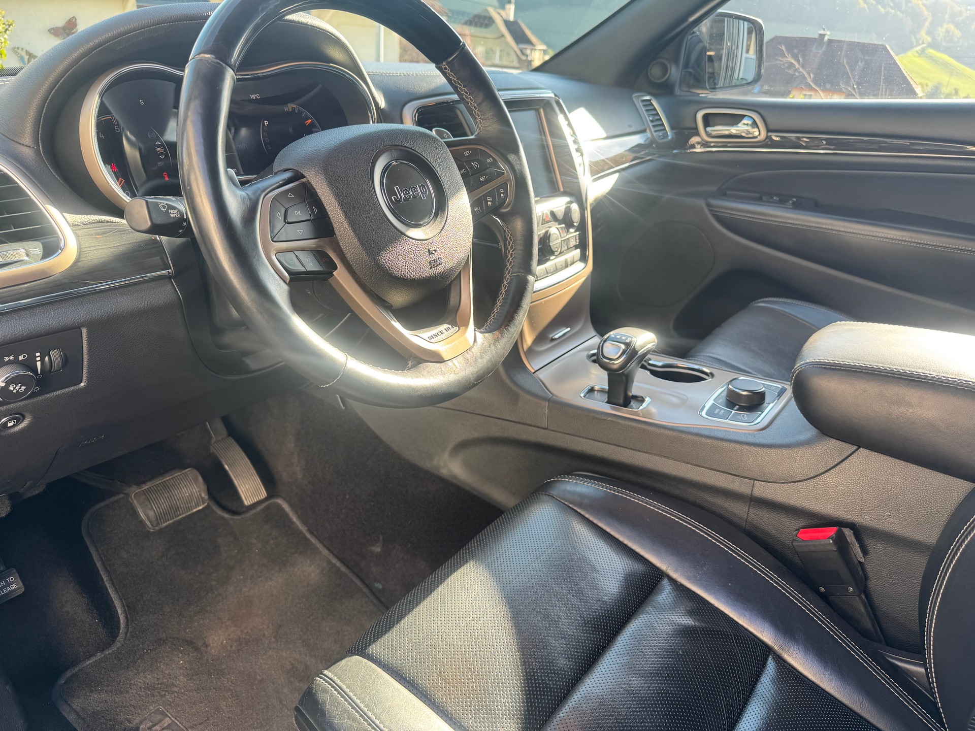 JEEP Grand Cherokee 3.0 CRD Overland Automatic-image-4