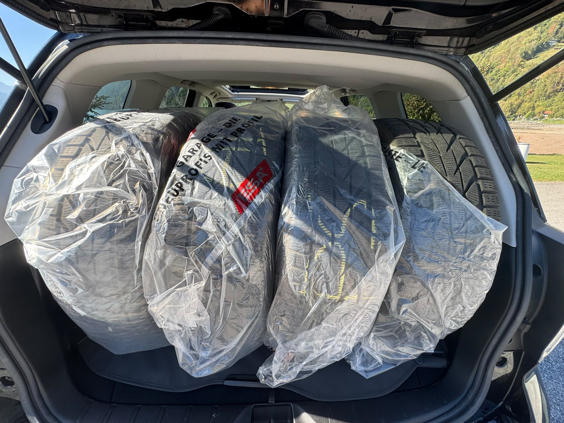 SUBARU Forester 2.0XT Luxury Lineartronic-image-9