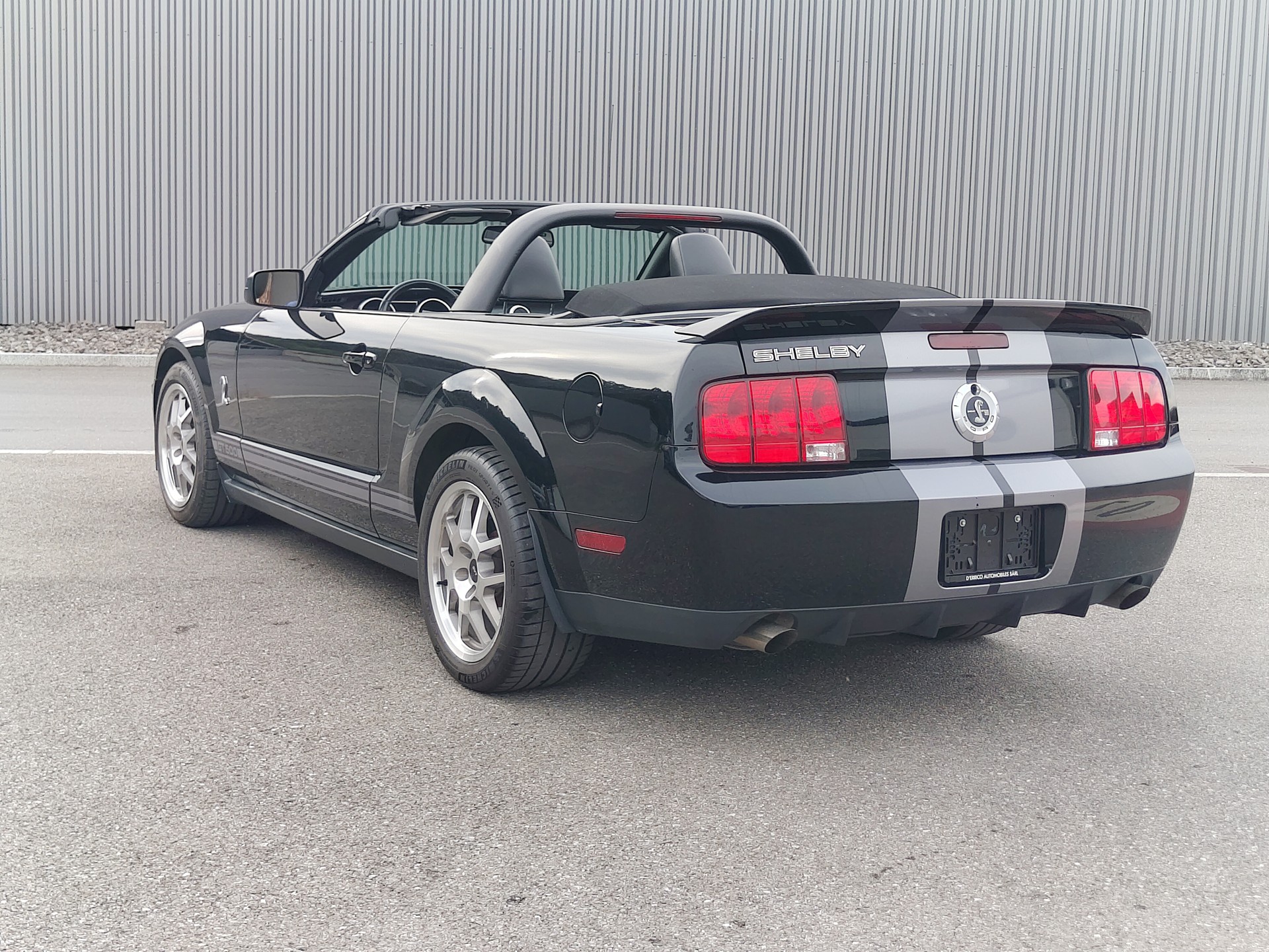 FORD Shelby GT 500 Convertible-showroom-element-3