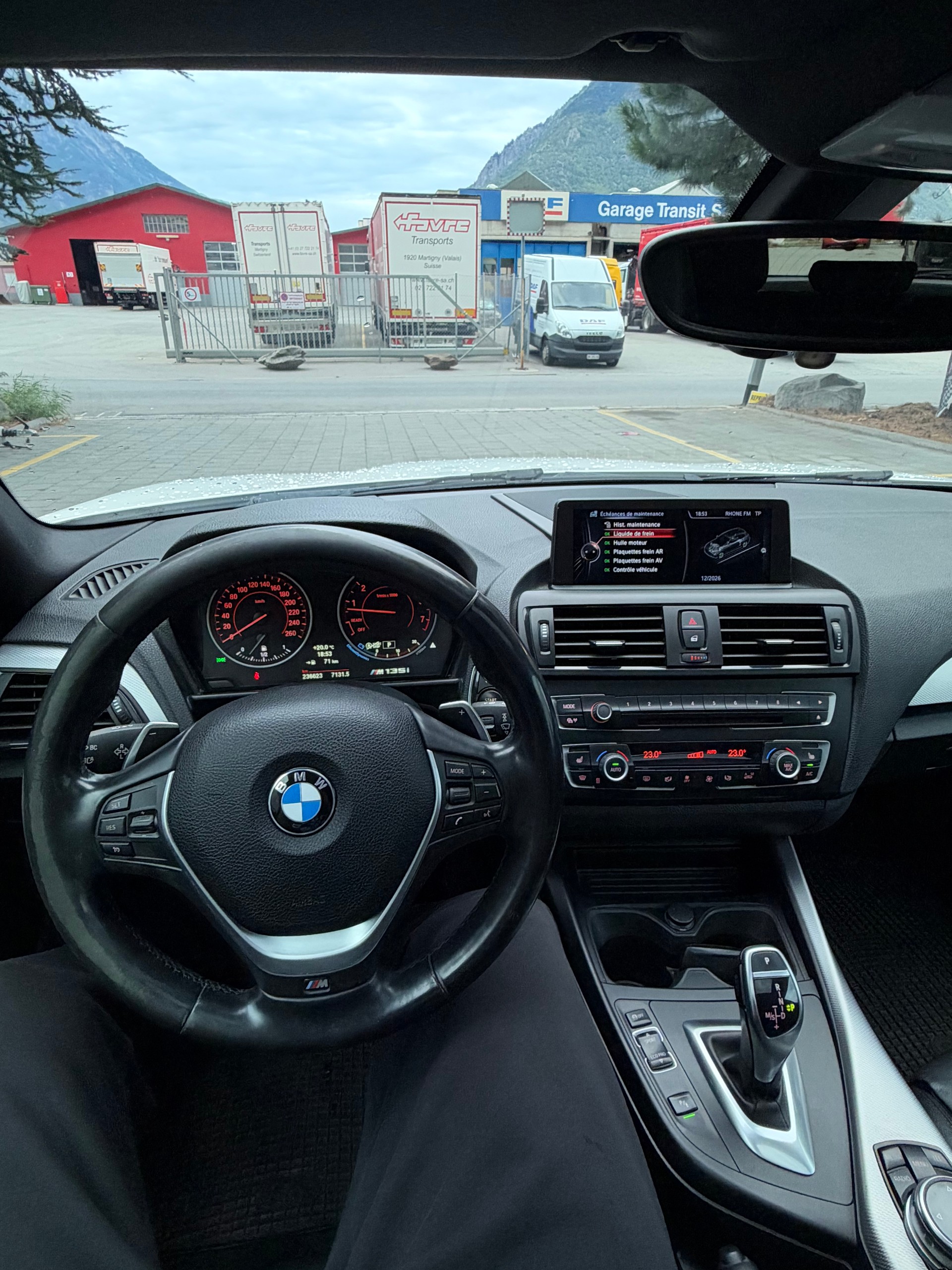 BMW M135i xDrive Steptronic-image-6