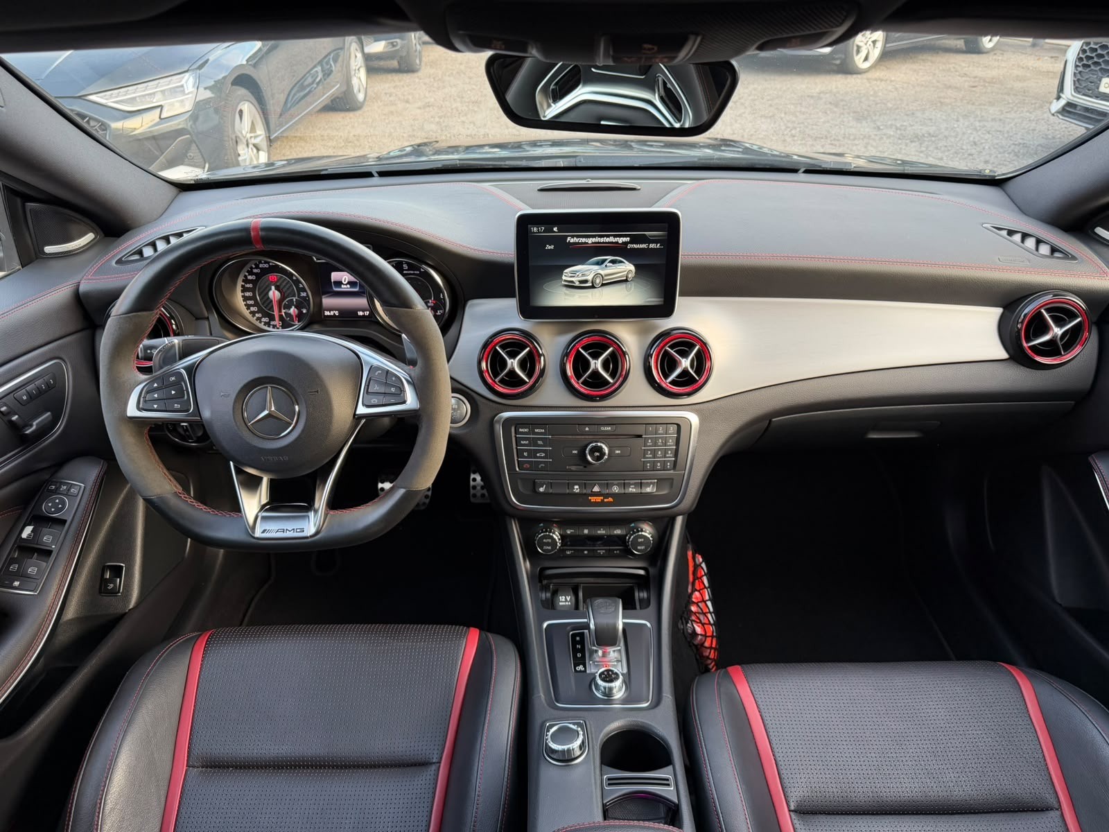 MERCEDES-BENZ CLA 45 AMG 4Matic Speedshift-image-22