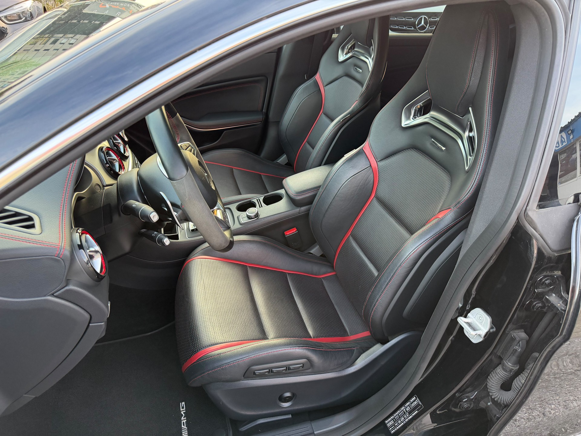 MERCEDES-BENZ CLA 45 AMG 4Matic Speedshift-image-28