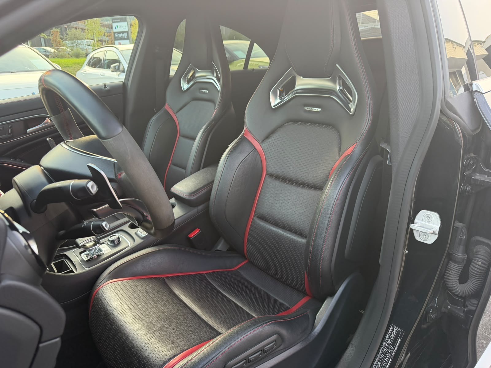 MERCEDES-BENZ CLA 45 AMG 4Matic Speedshift-image-18
