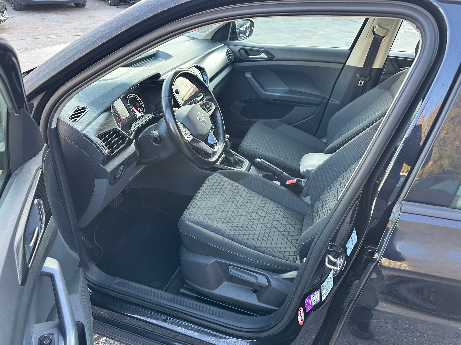 VW T-Cross 1.0 TSI Life DSG-image-9