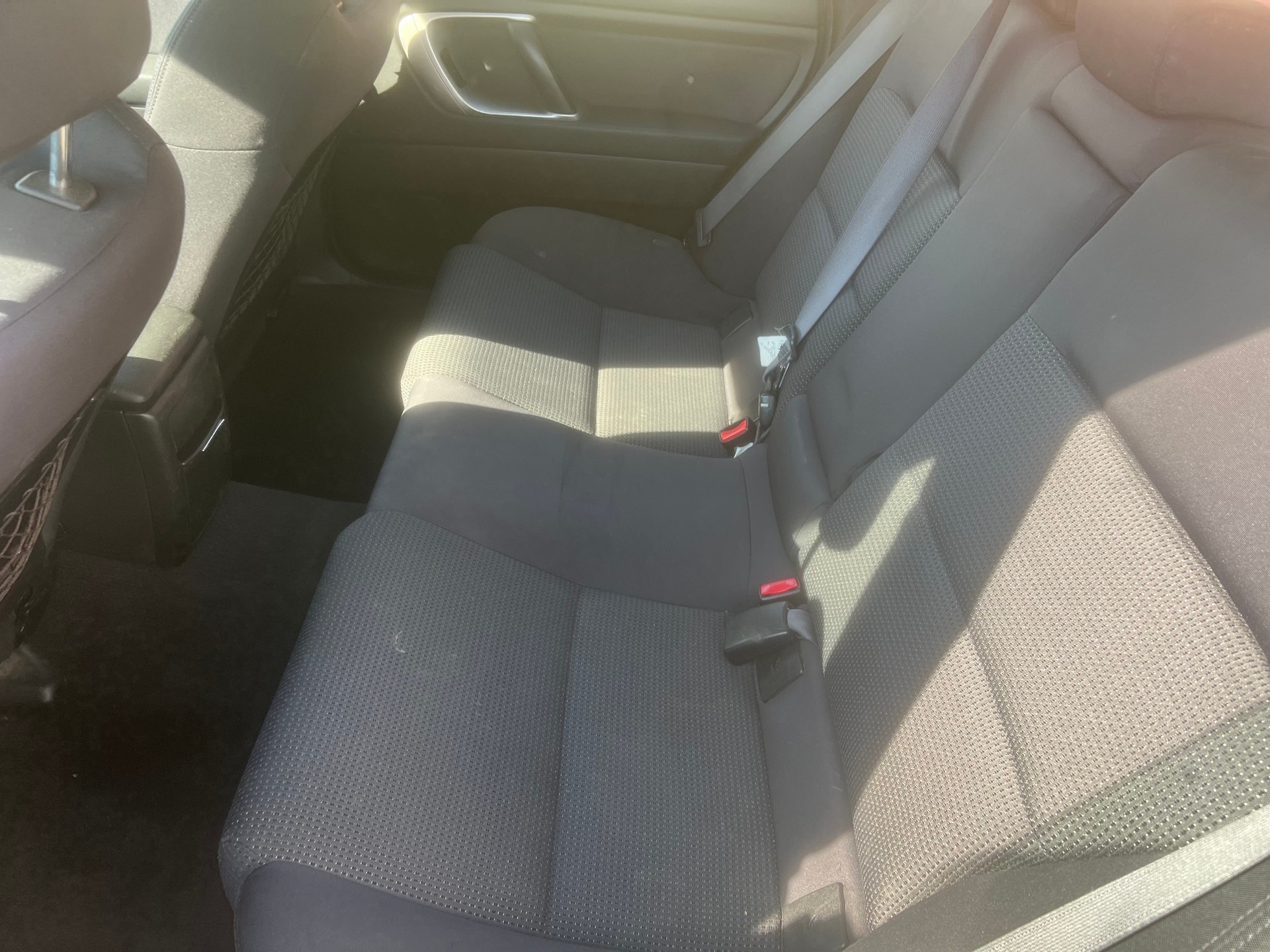 SUBARU Legacy 2.0R AWD Swiss-image-10