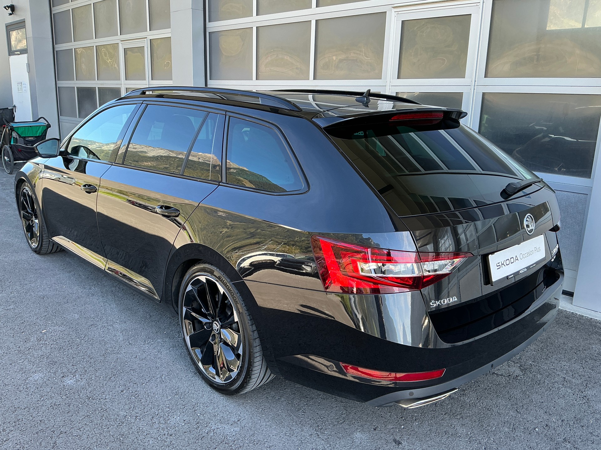 SKODA Superb Combi 2.0 TSI SportLine+ 4x4 DSG-image-1