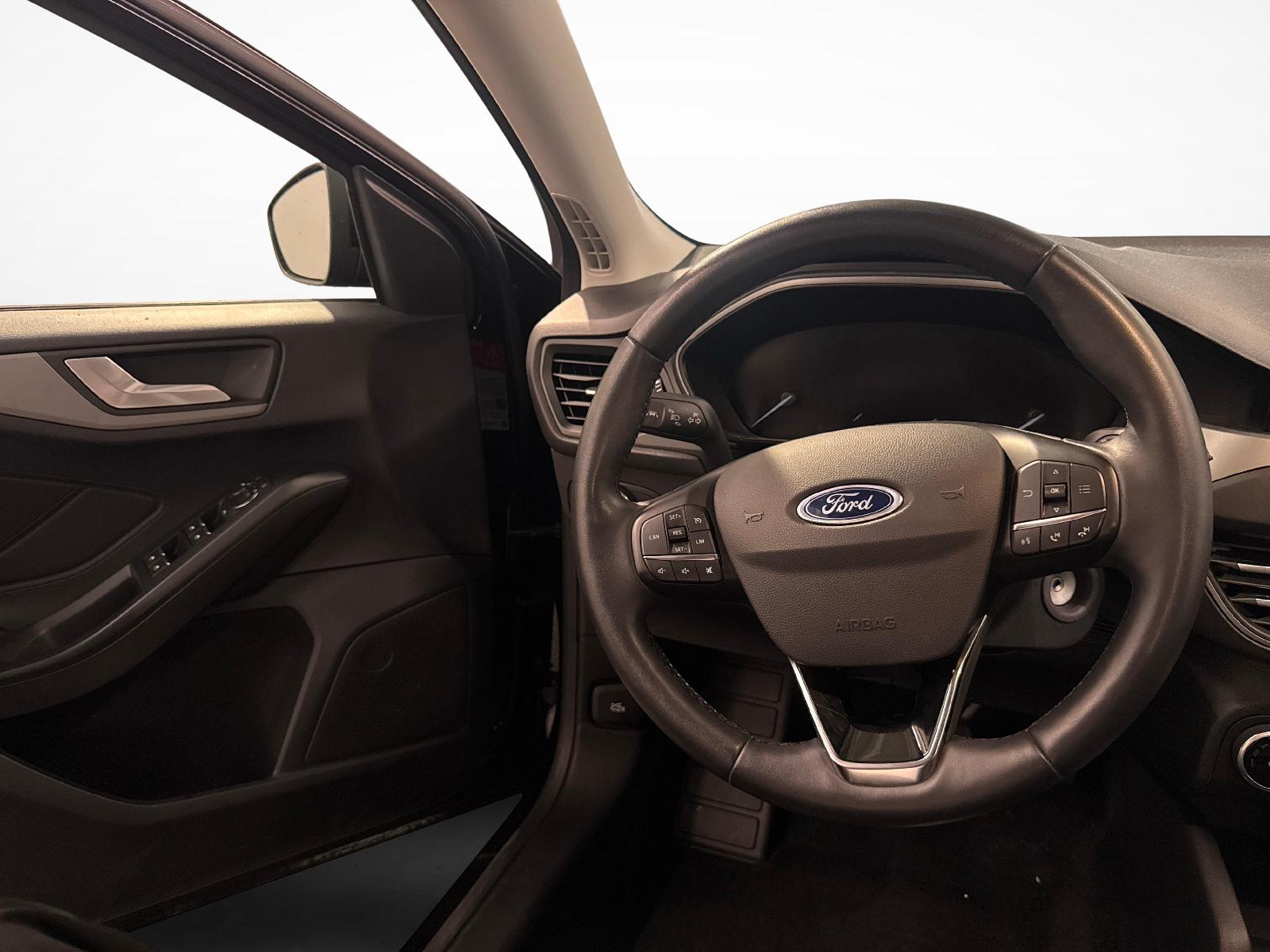 FORD Focus 1.0i EcoB Hybrid 125 Cool & Connect-image-13
