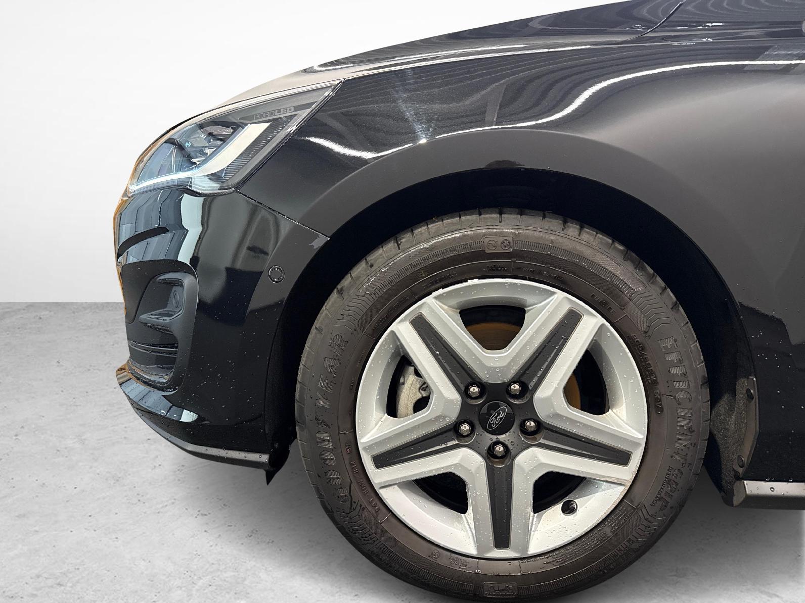 FORD Focus 1.0i EcoB Hybrid 125 Cool & Connect-image-12