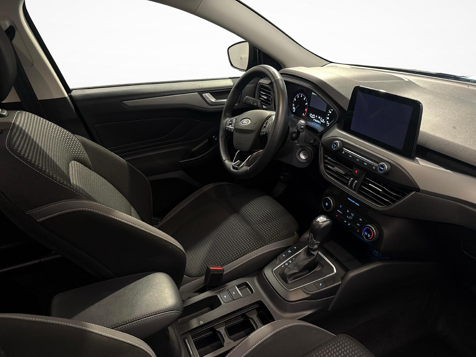 FORD Focus 1.0i EcoB Hybrid 125 Cool & Connect-image-9