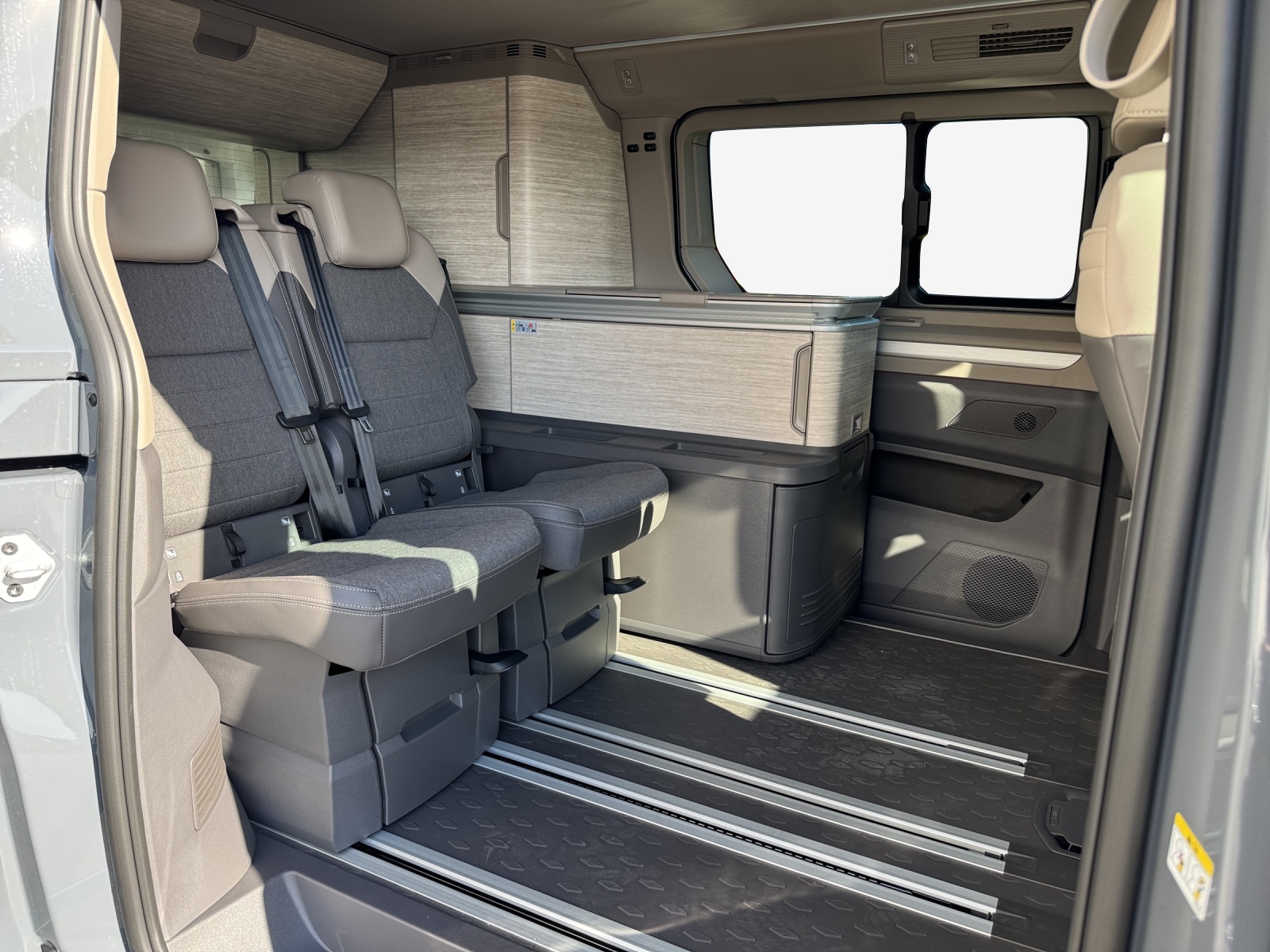 VW California 2.0 TDI Beach Ocean-image-11