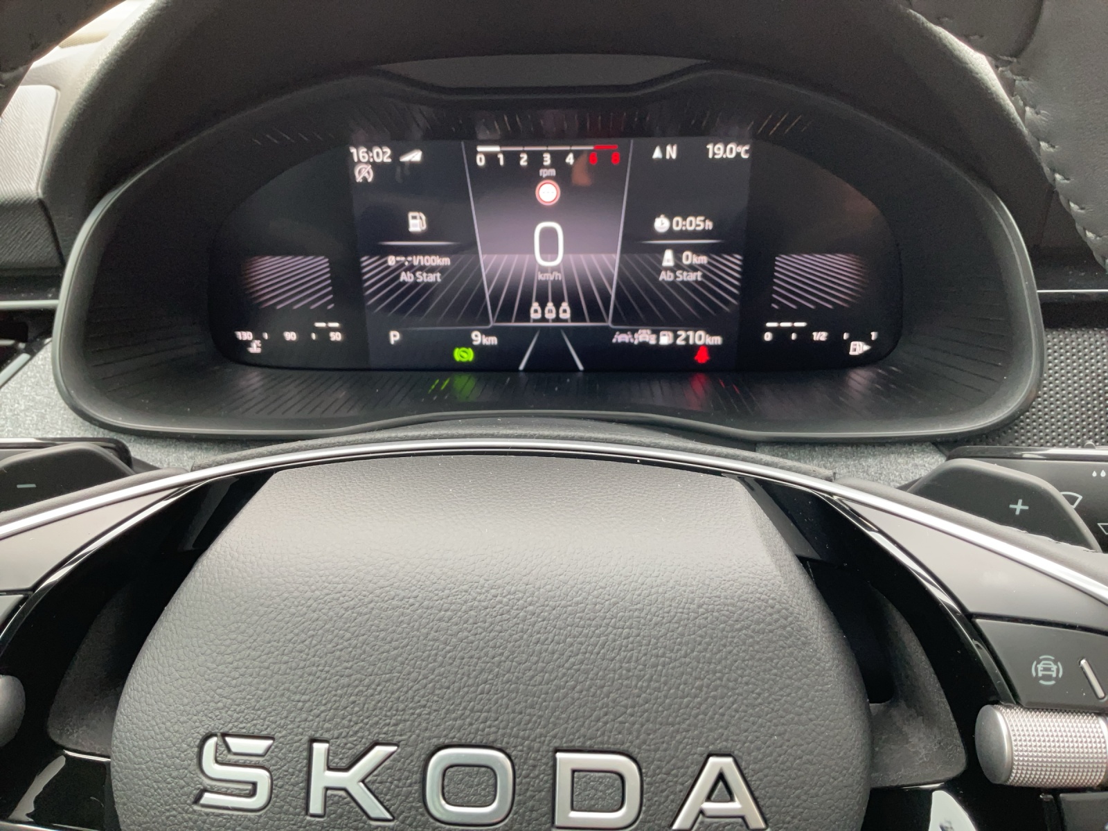SKODA Kamiq 1.0 TSI Selection DSG-image-8
