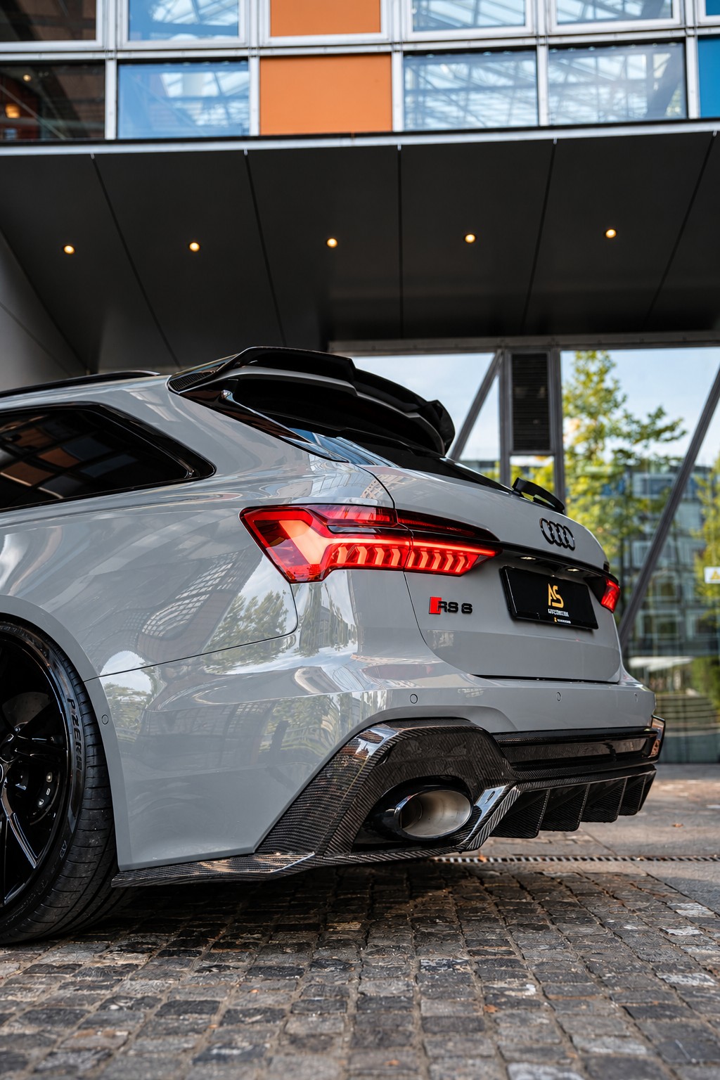 AUDI RS6 Avant 4.0 TFSI V8 Quattro *Carbon Body-Kit* NARDO | KERAMIK | PANO | HEAD-UP | SOFT-CLOSE | 305 KM/H-showroom-element-1