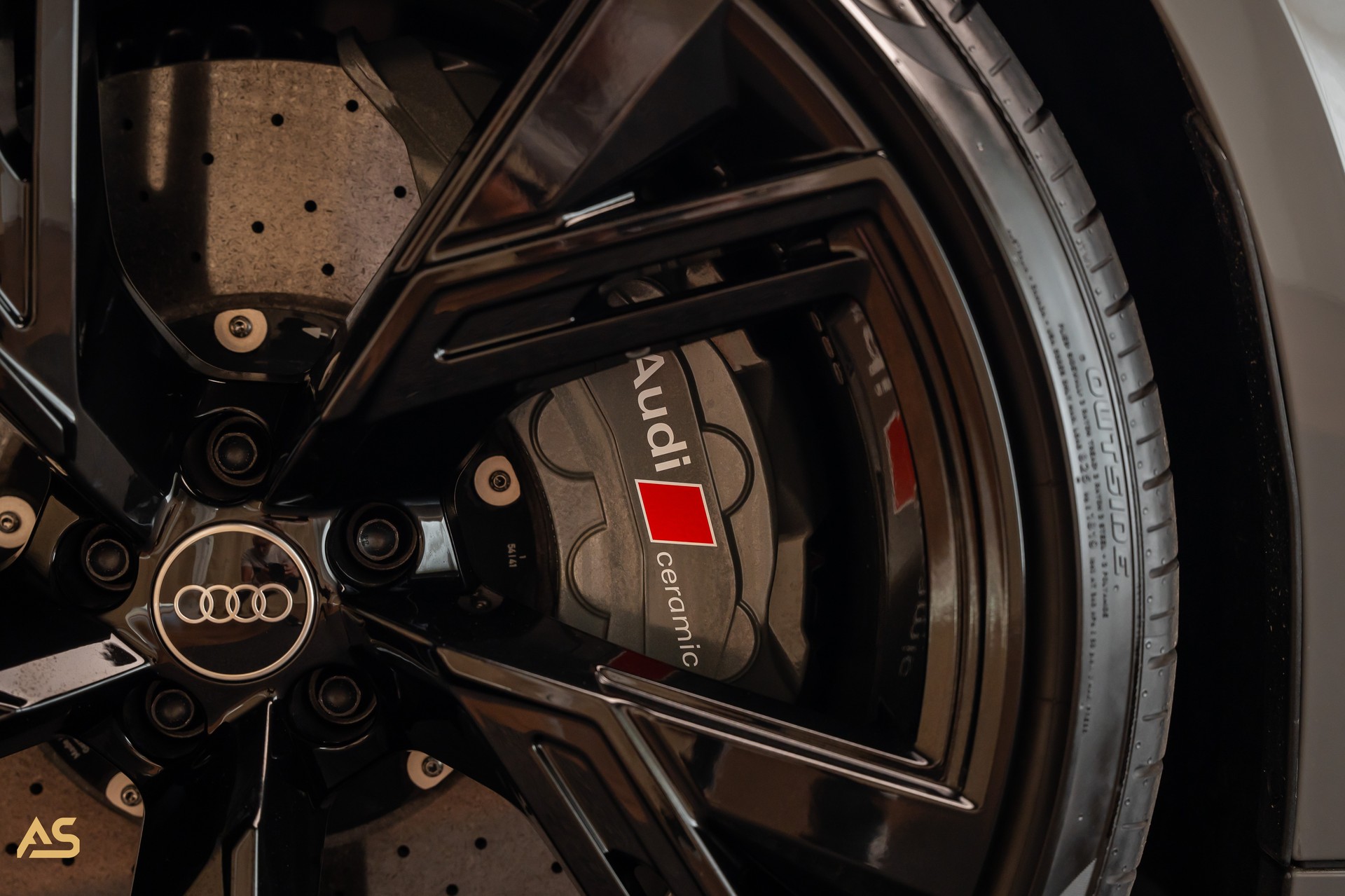 AUDI RS6 Avant 4.0 TFSI V8 Quattro *Carbon Body-Kit* NARDO | KERAMIK | PANO | HEAD-UP | SOFT-CLOSE | 305 KM/H-showroom-element-3