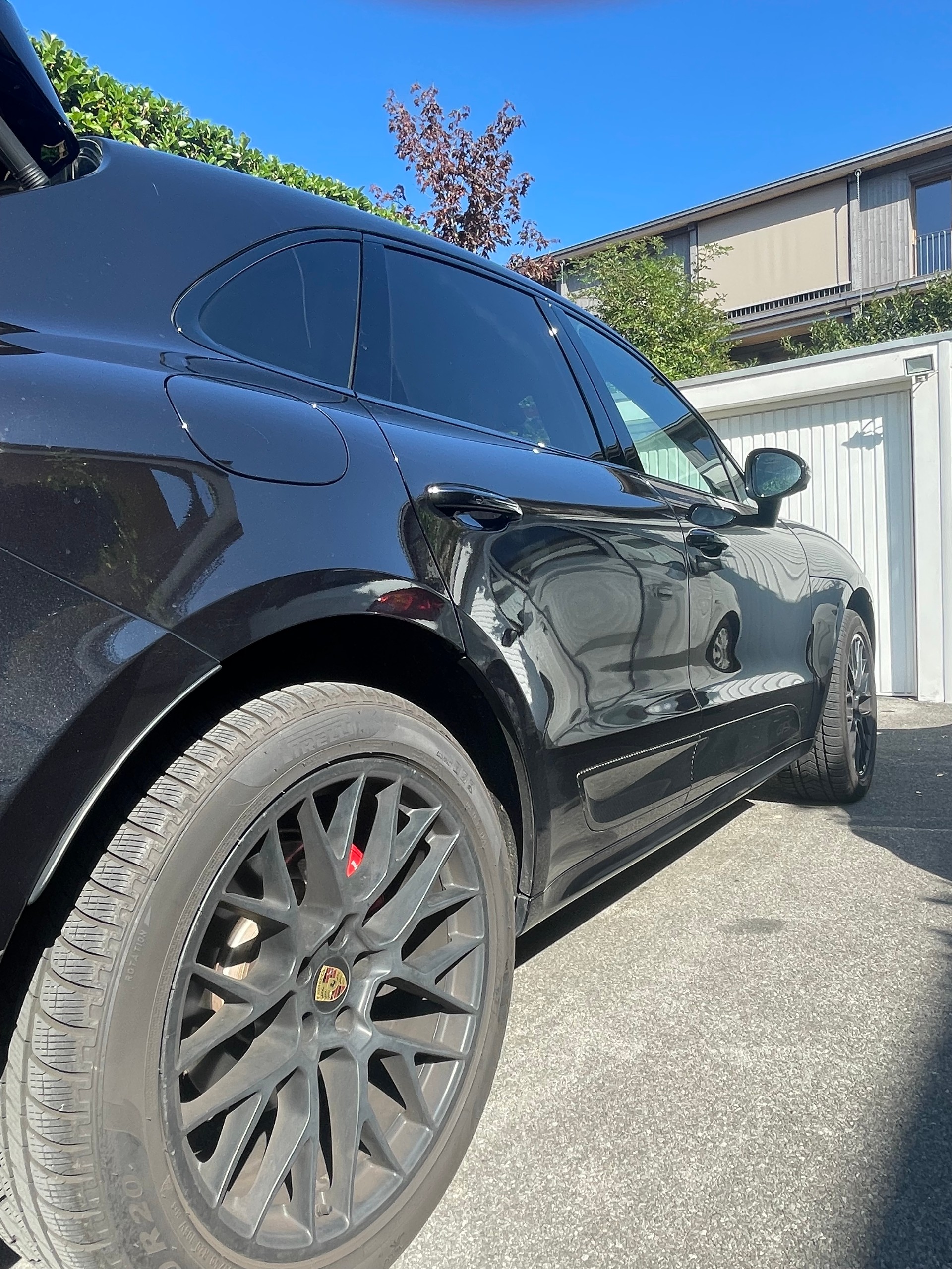 PORSCHE GTS-image-6