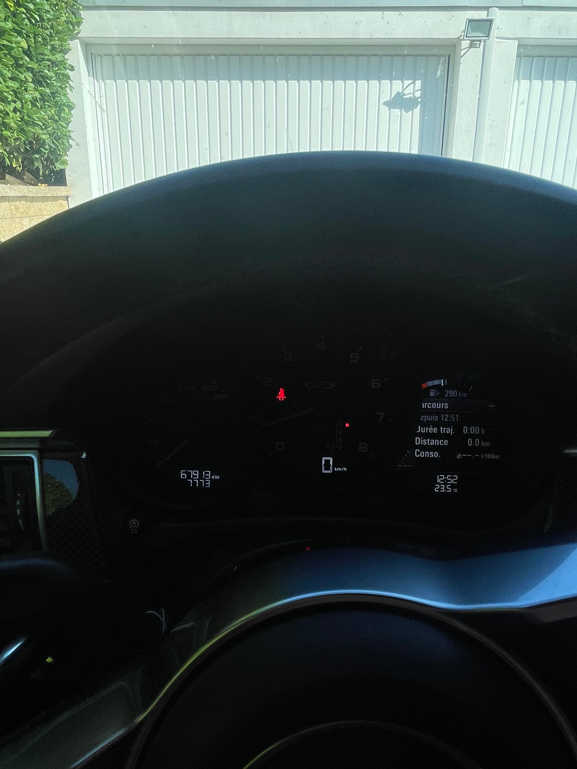 PORSCHE GTS-image-8
