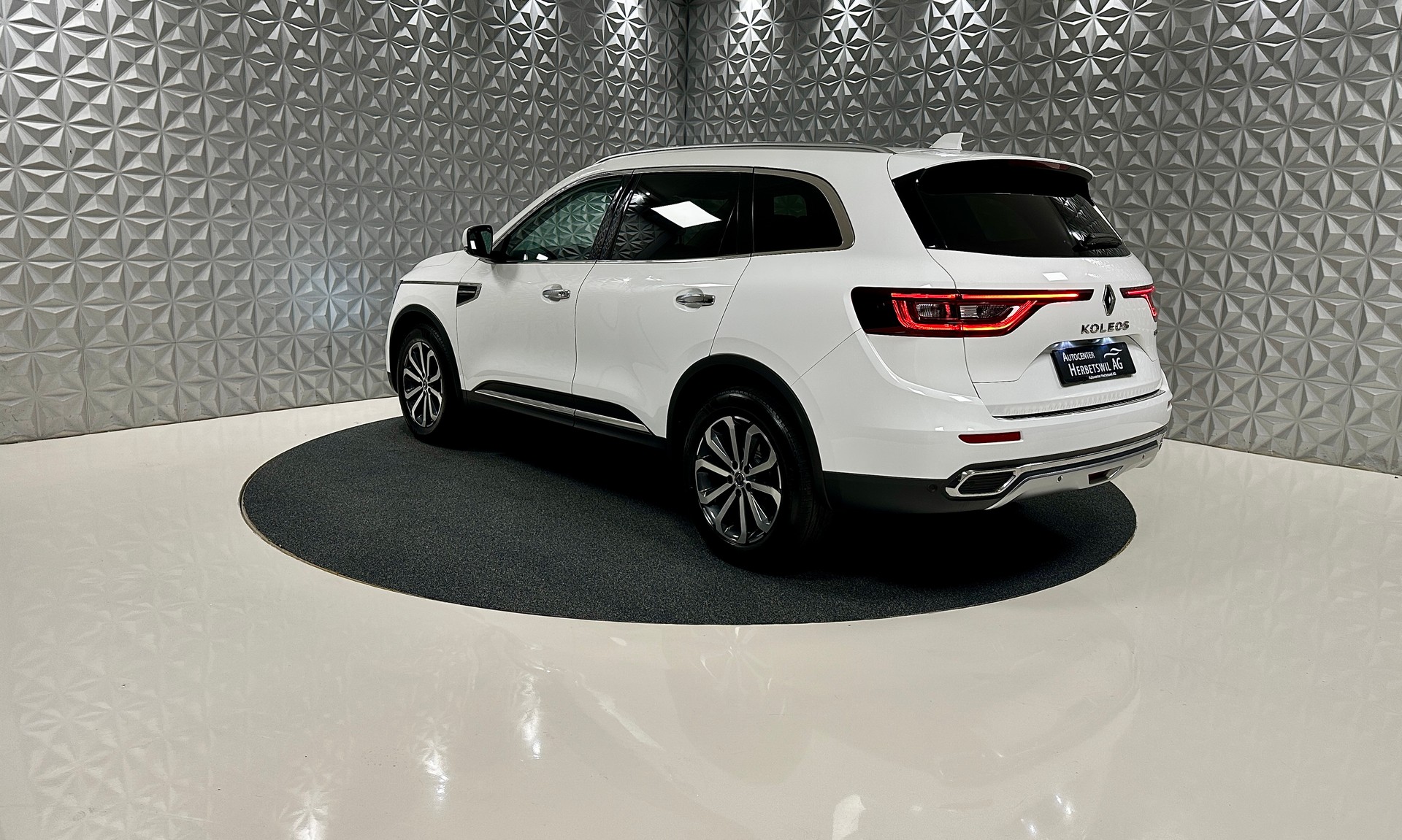 RENAULT Koleos 2.0 dCi Intens 4WD Xtronic CVT-image-6