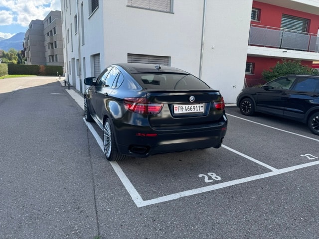 BMW 50i xDrive-image-2
