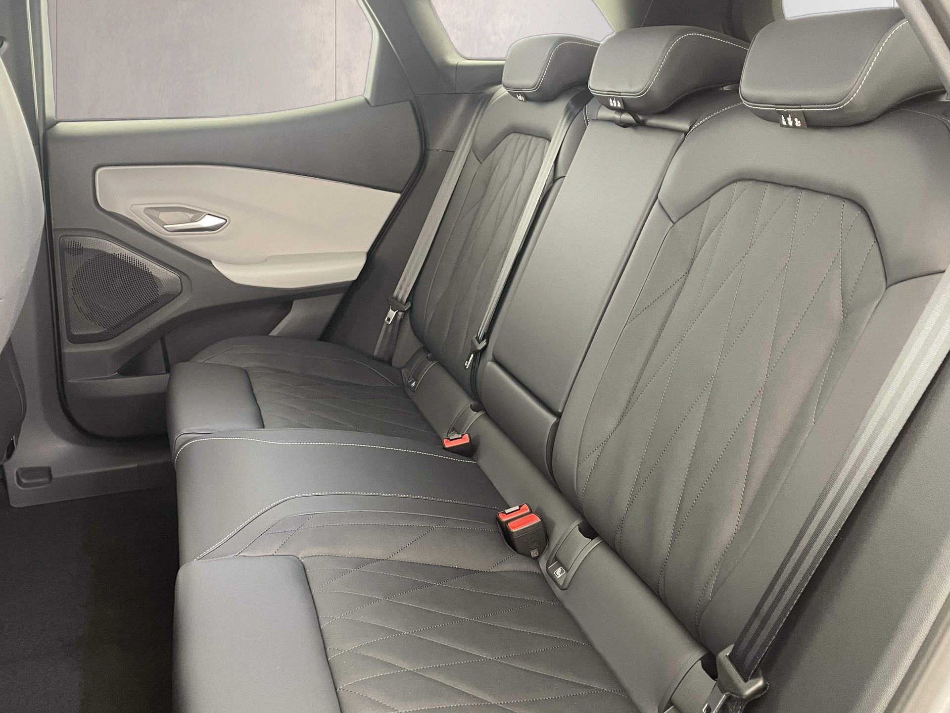 FORD Explorer Extended Range Premium AWD-image-11