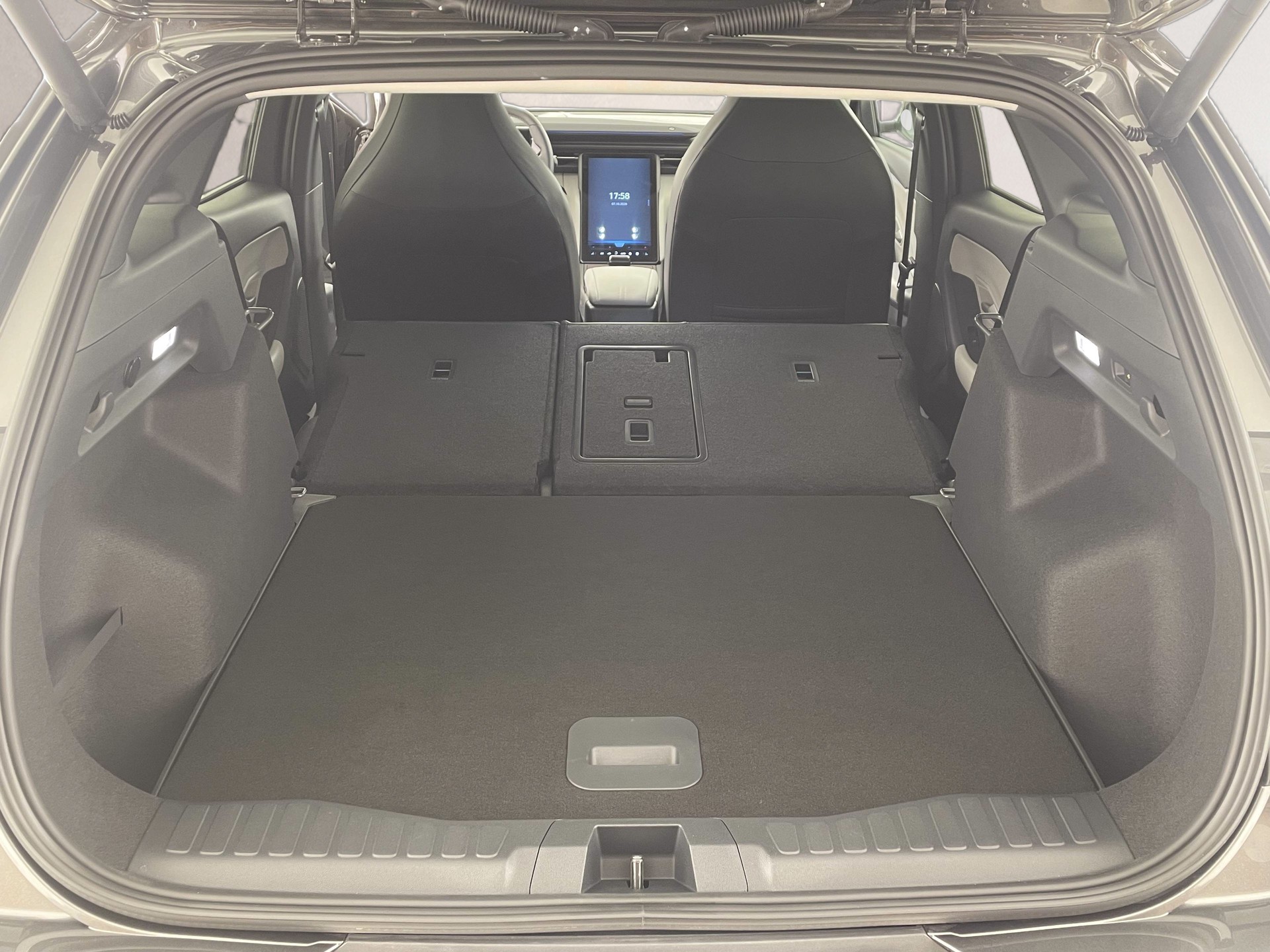 FORD Explorer Extended Range Premium AWD-image-15