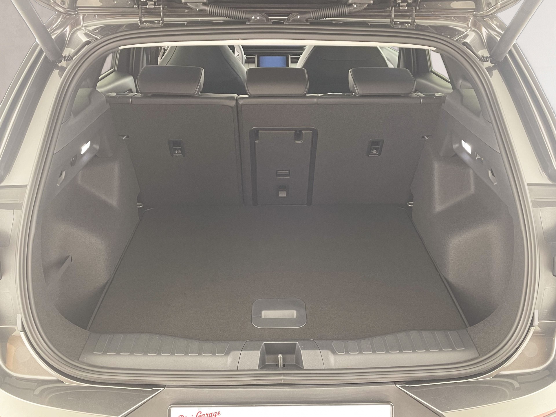 FORD Explorer Extended Range Premium AWD-image-18