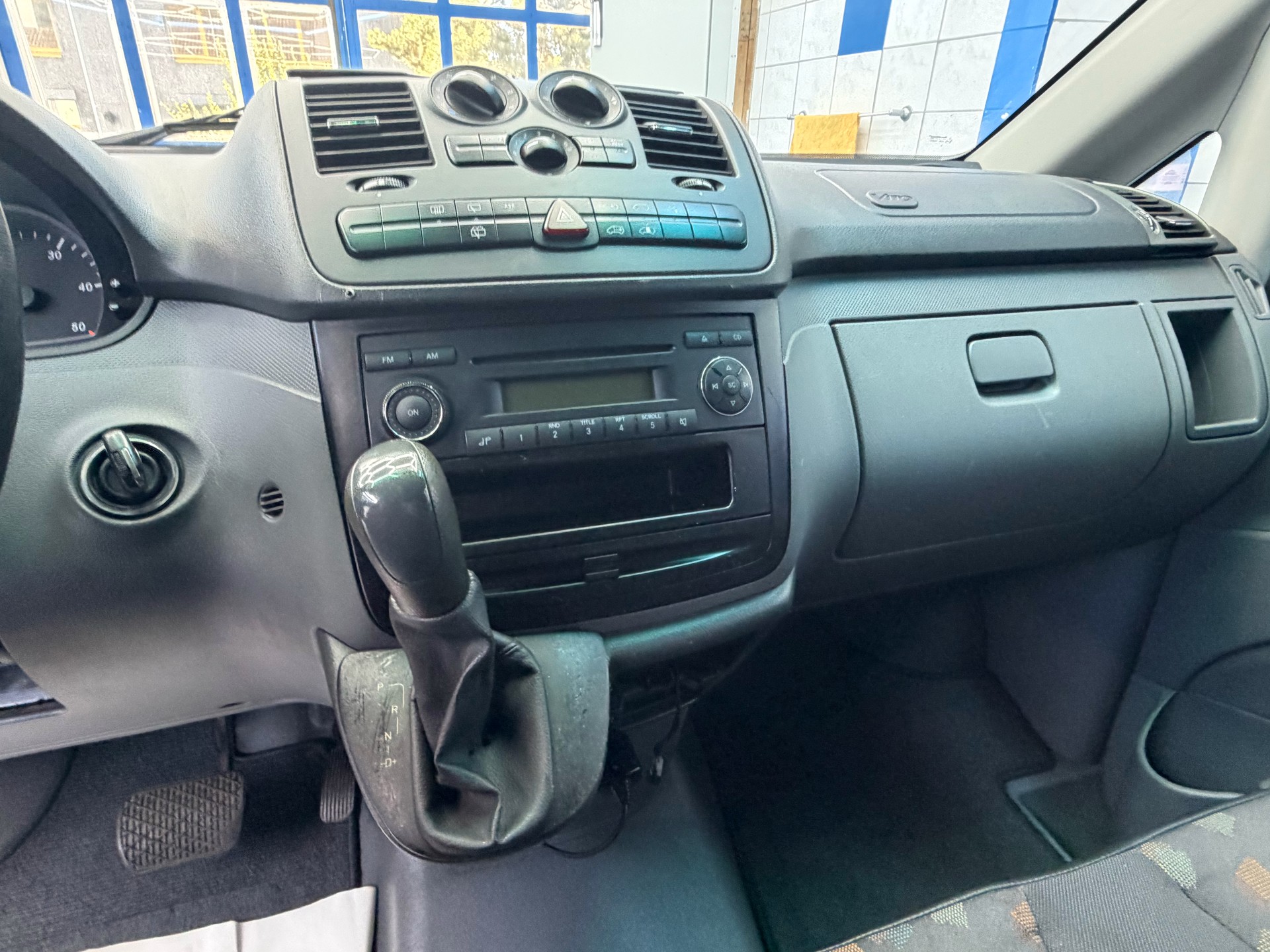 MERCEDES-BENZ Vito 111 CDI-image-8