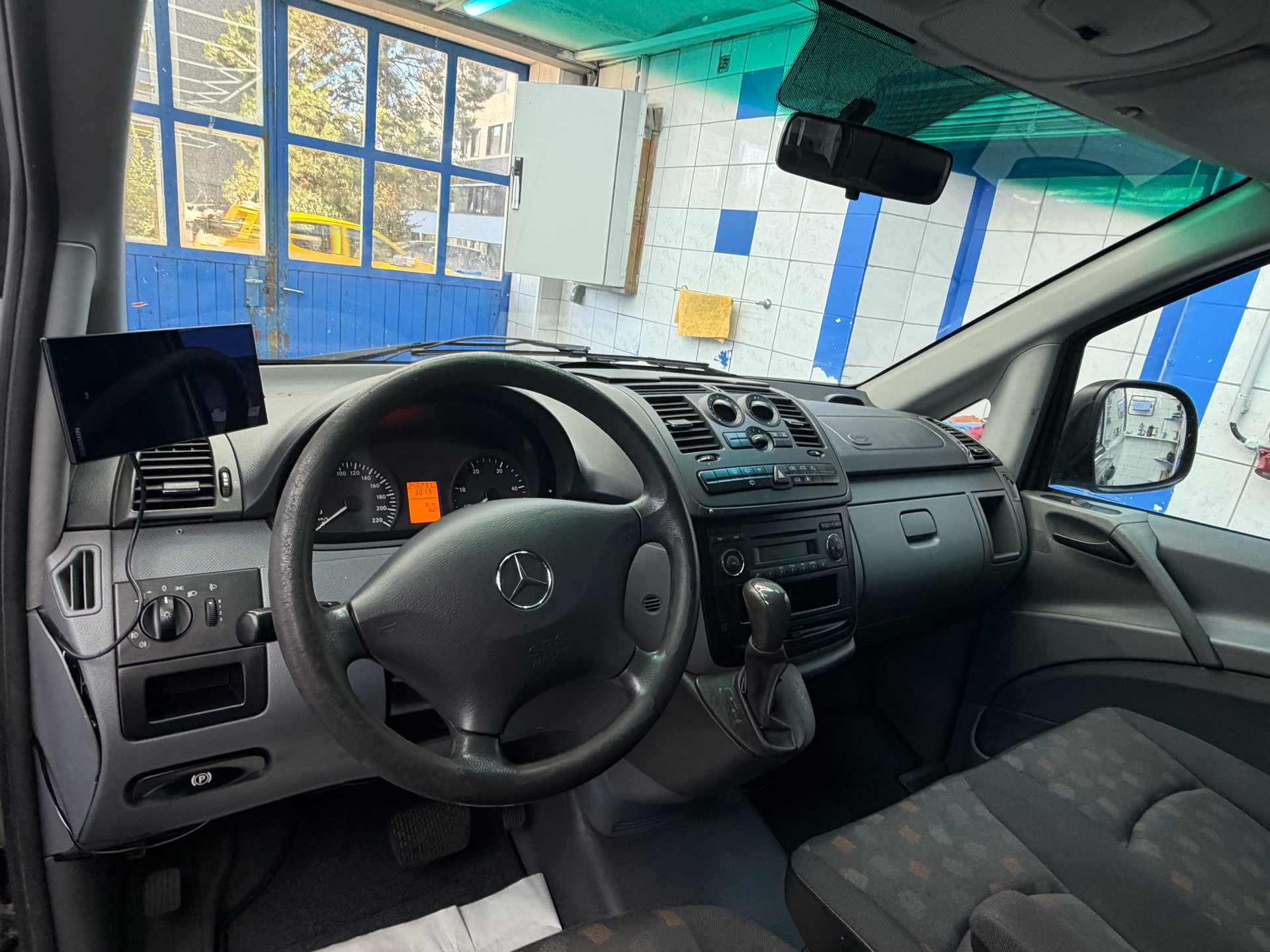 MERCEDES-BENZ Vito 111 CDI-image-9