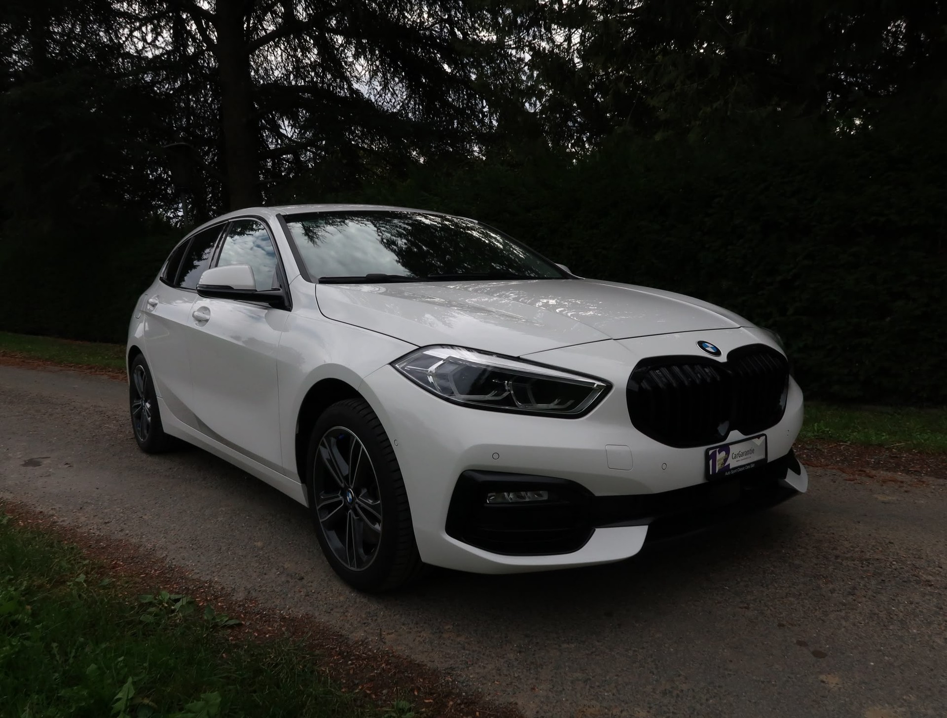 BMW 120d xDrive Steptronic Sport Line-image-2