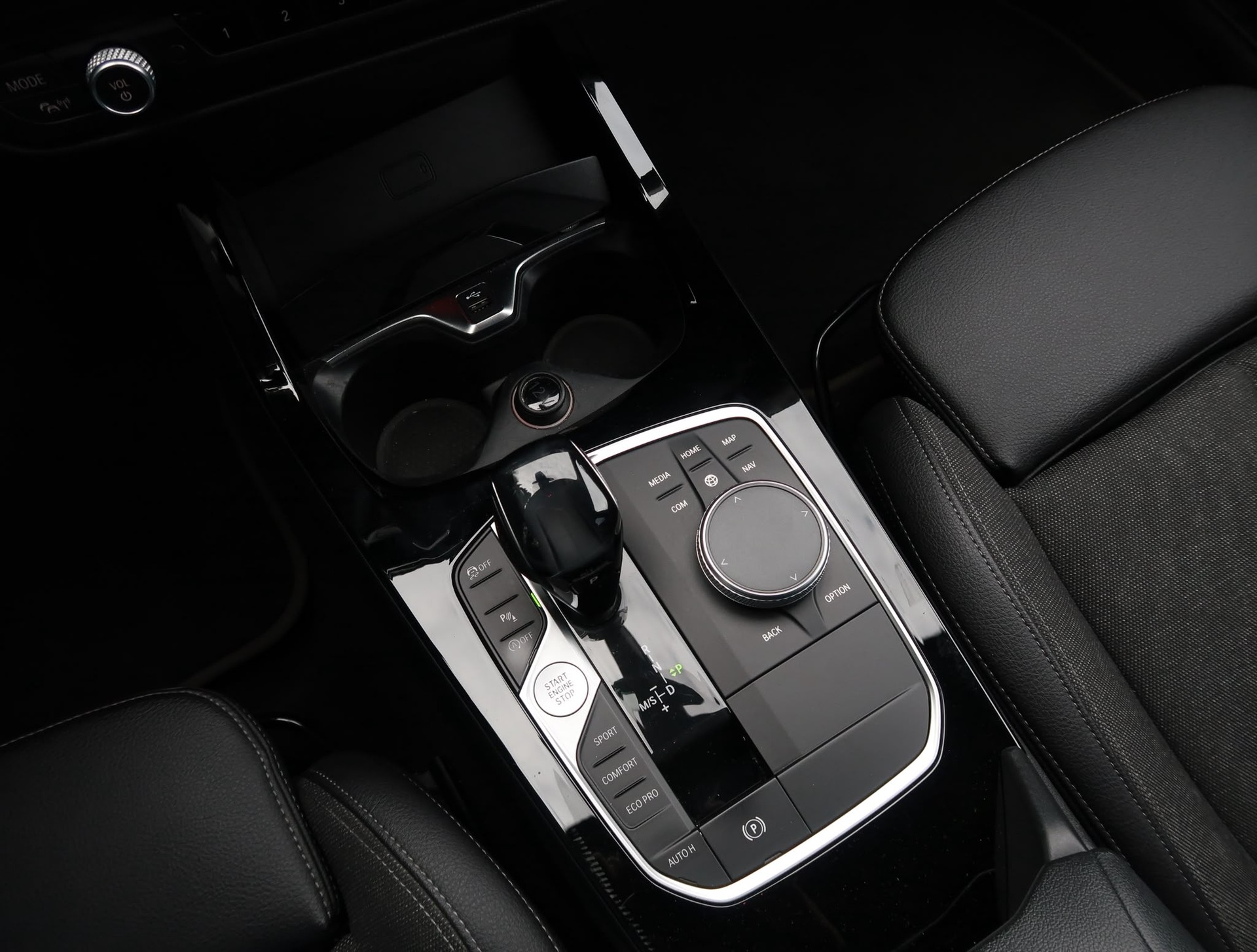 BMW 120d xDrive Steptronic Sport Line-image-19