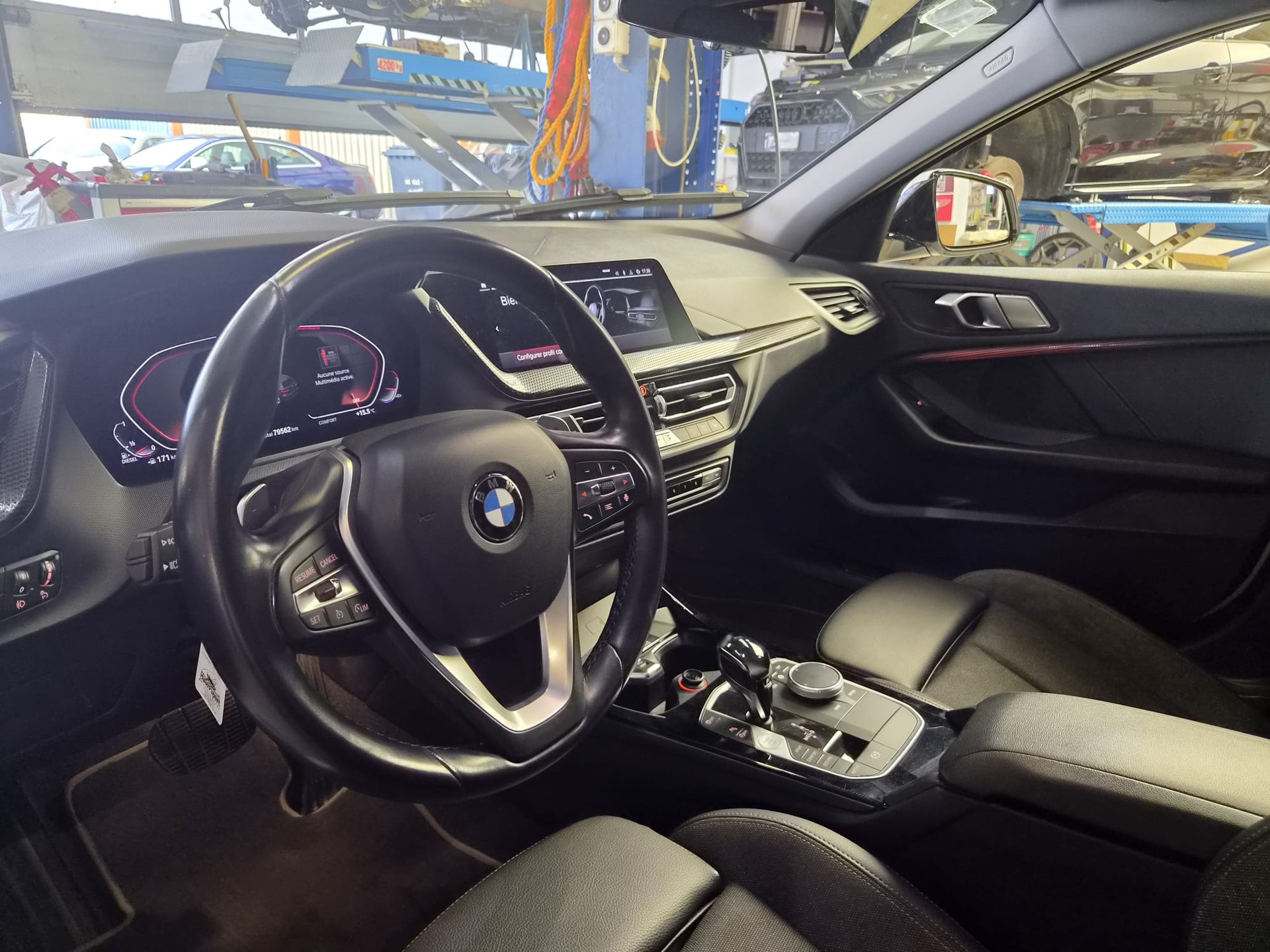 BMW 120d xDrive Steptronic Sport Line-image-3