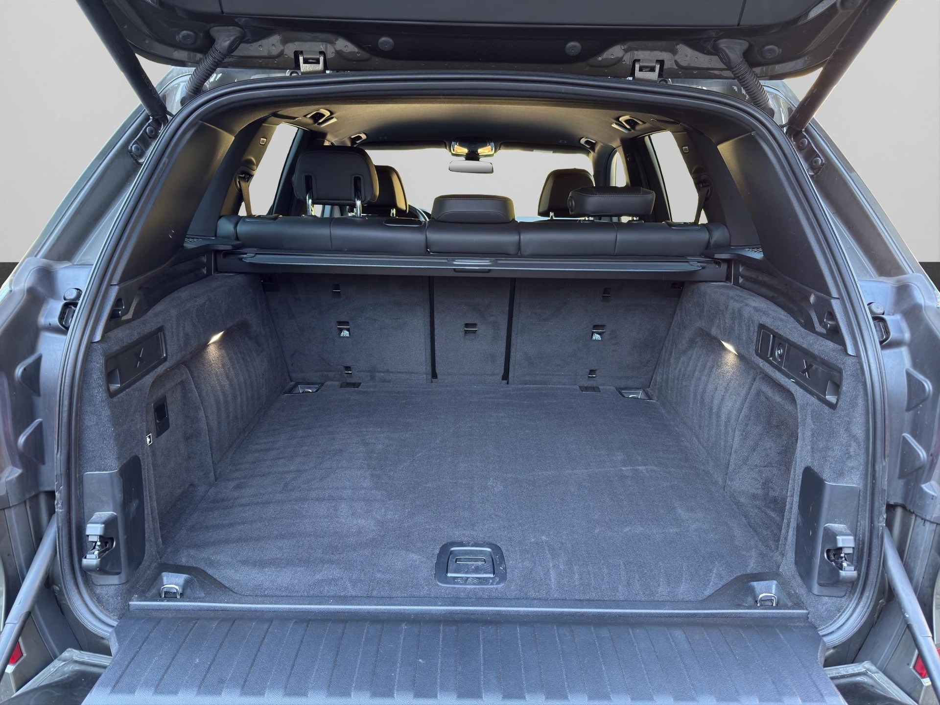 BMW X5 xDrive 48V 40d M Sport Steptronic-image-17