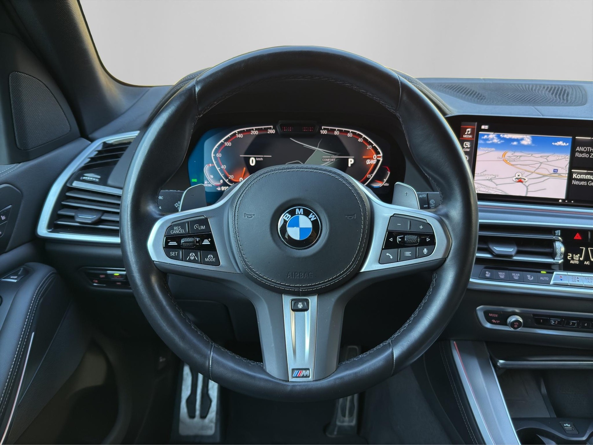 BMW X5 xDrive 48V 40d M Sport Steptronic-image-11