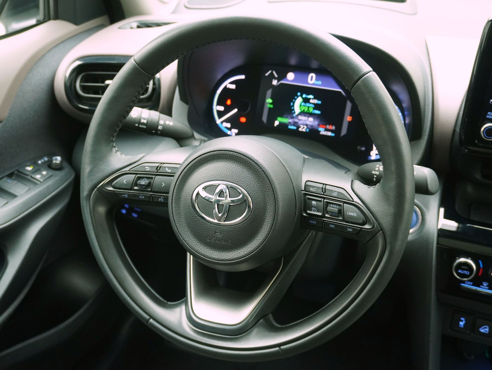 TOYOTA Yaris Cross 1.5 VVT-i HSD Elegant AWD-i-image-12