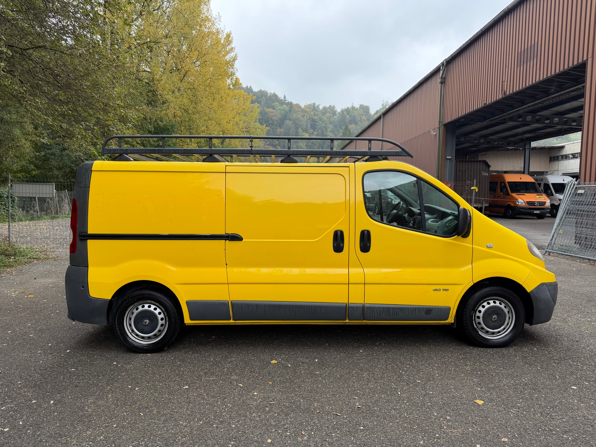 RENAULT Trafic 2.0 dCi 115 2.9t L1H1-image-2