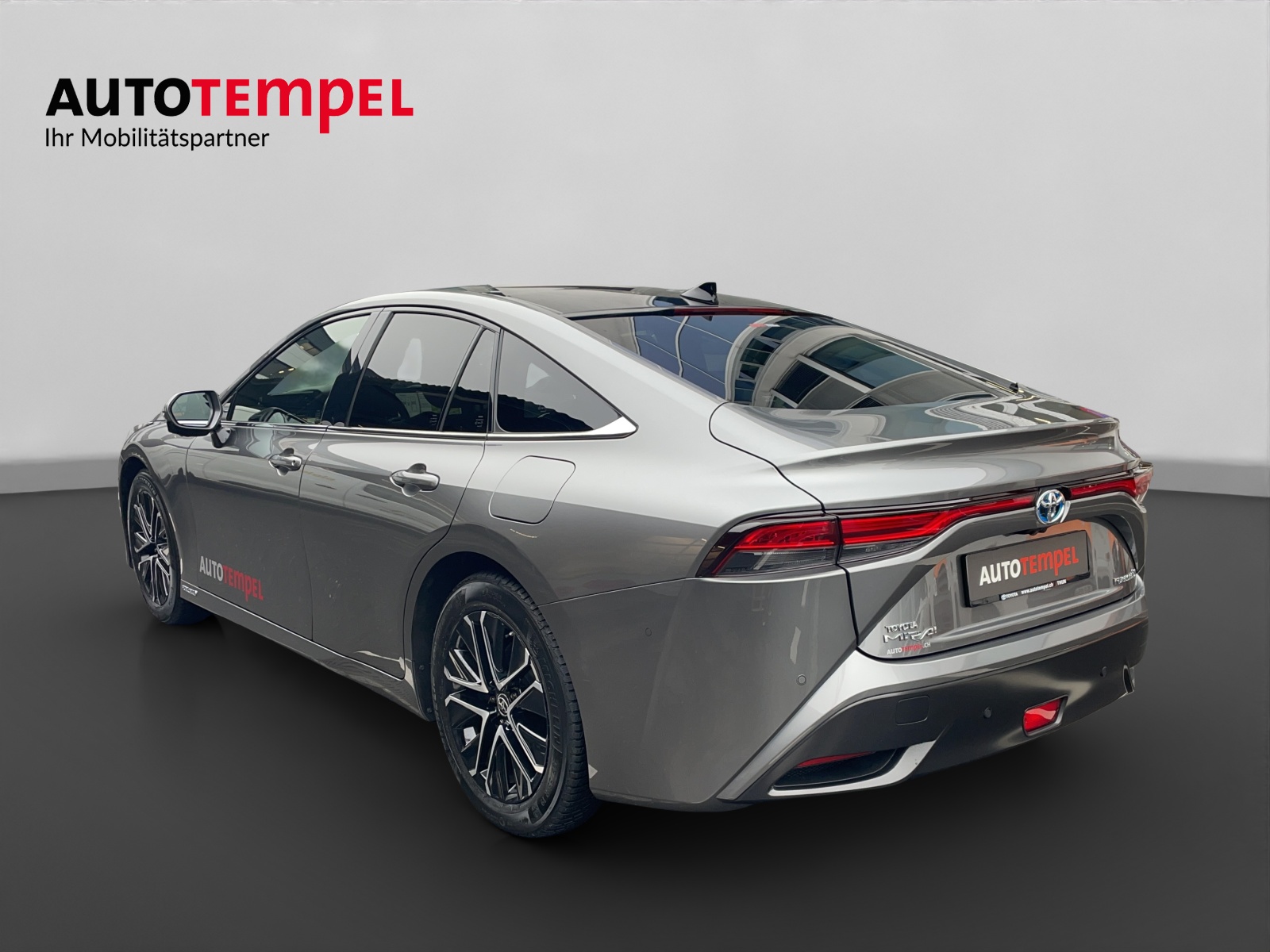 TOYOTA Mirai Fuel Cell Platinum 41635/000-image-2