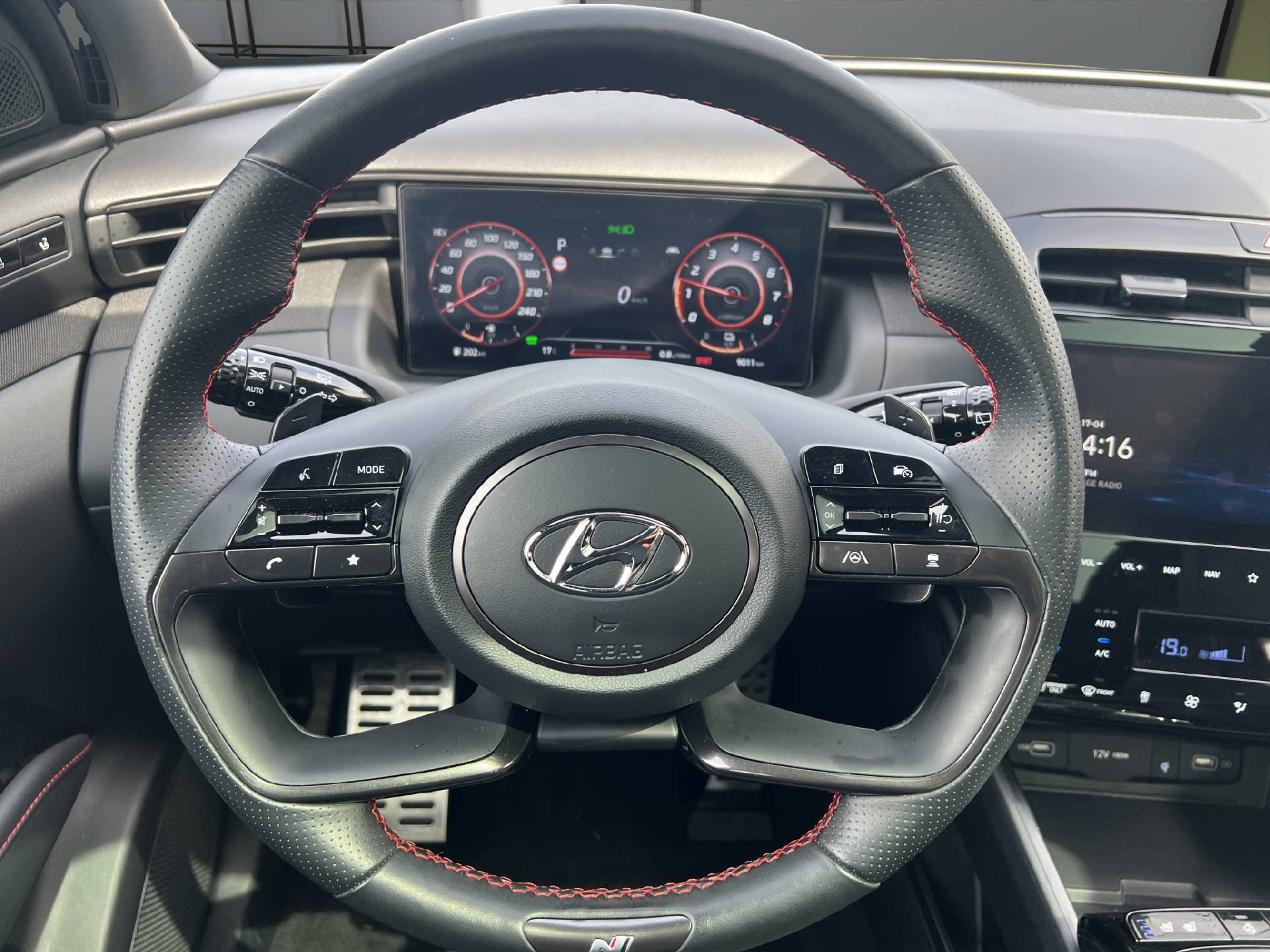 HYUNDAI Tucson 1.6 T-GDi PHEV N-Line LUX.pack 4WD-image-7