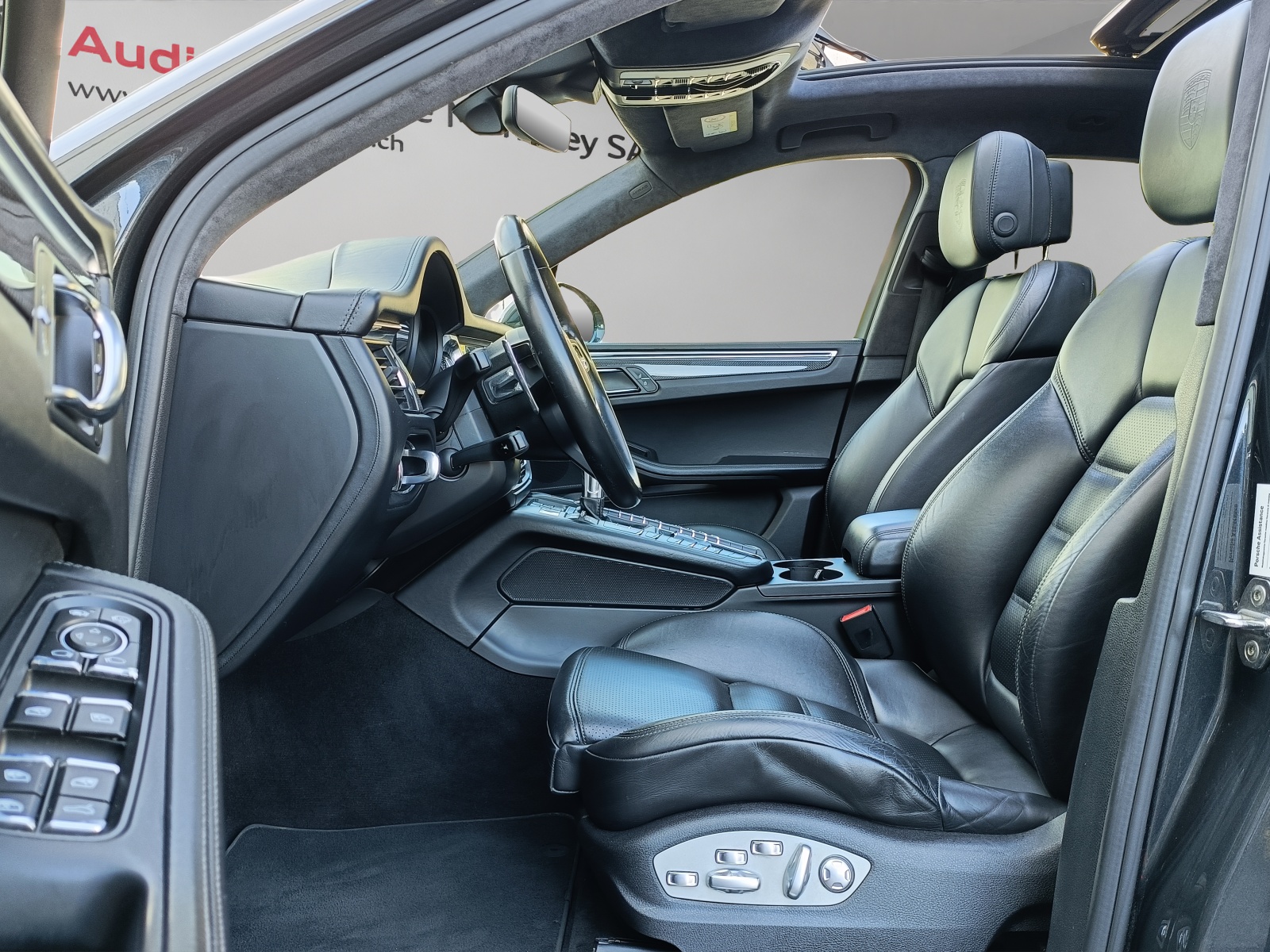 PORSCHE Macan Turbo PDK-image-5