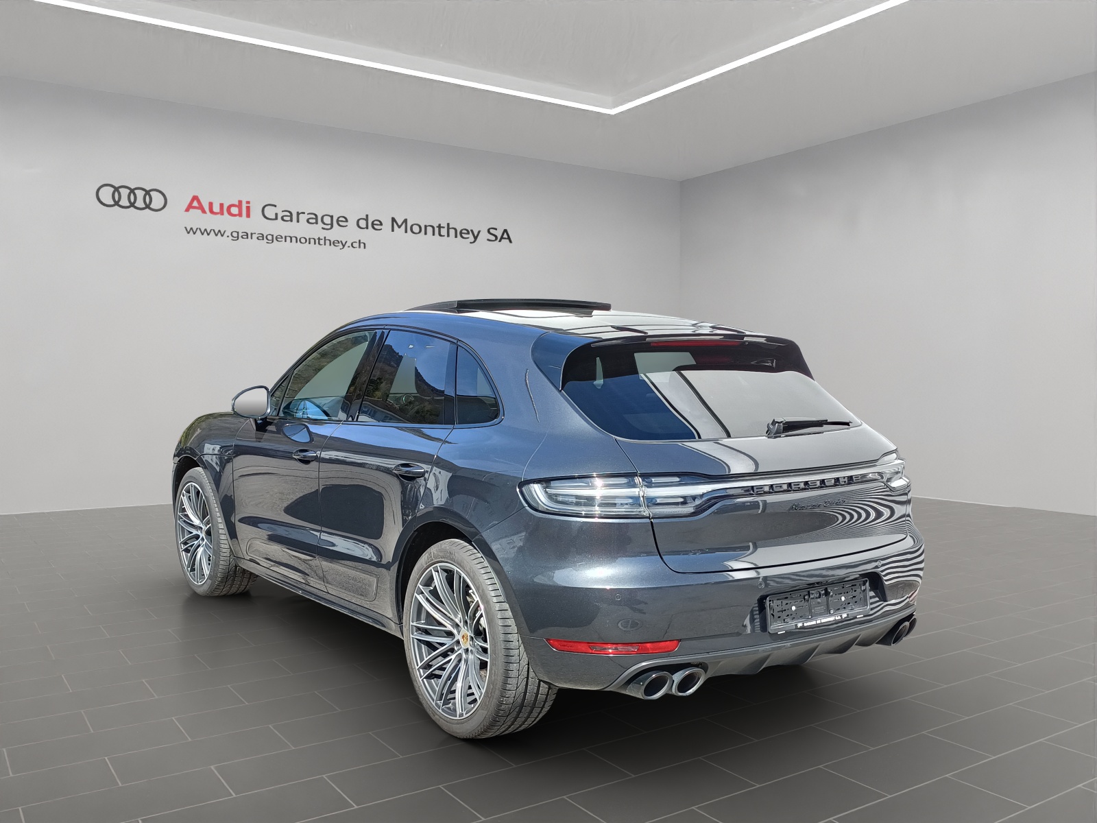 PORSCHE Macan Turbo PDK-image-1