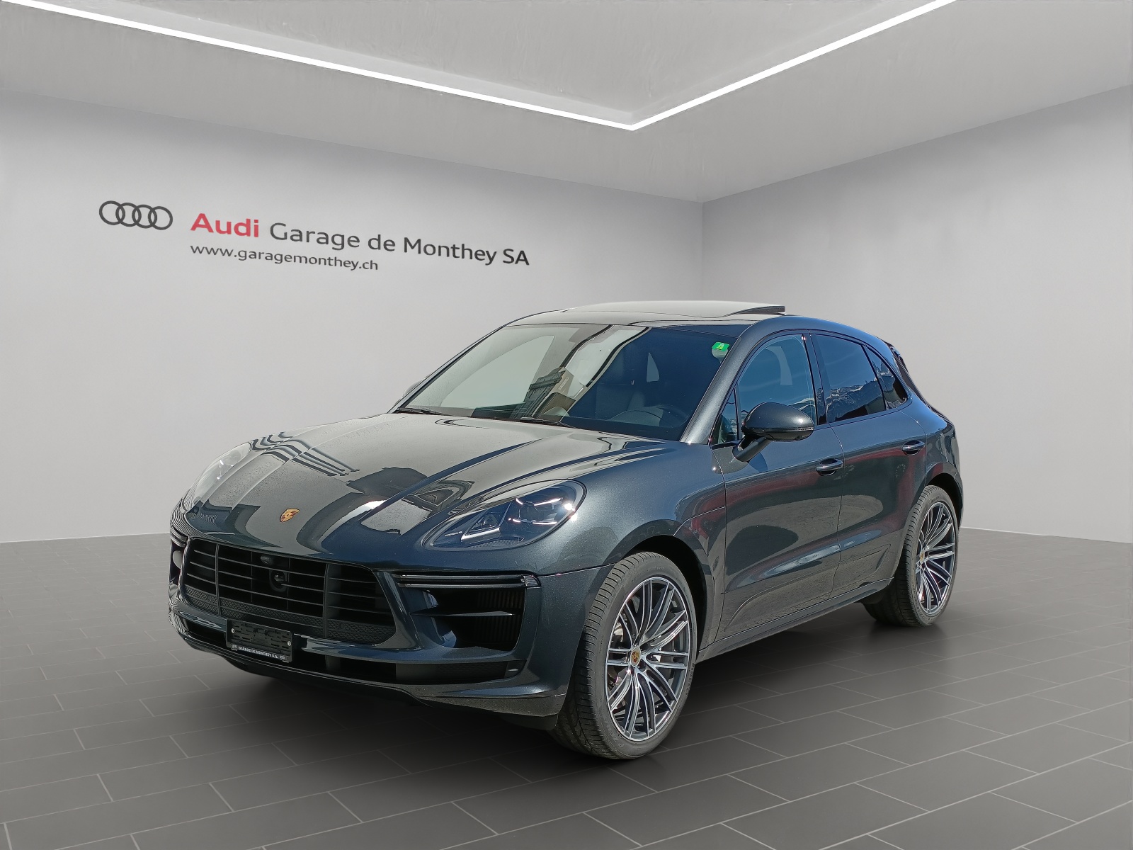 PORSCHE Macan Turbo PDK-image-0