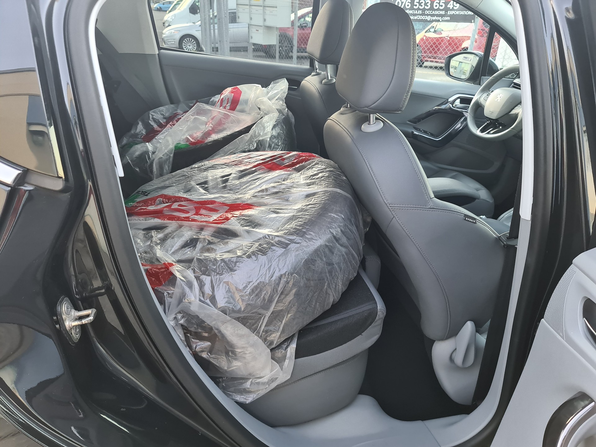 PEUGEOT 208 1.6 e-HDI Allure-image-7