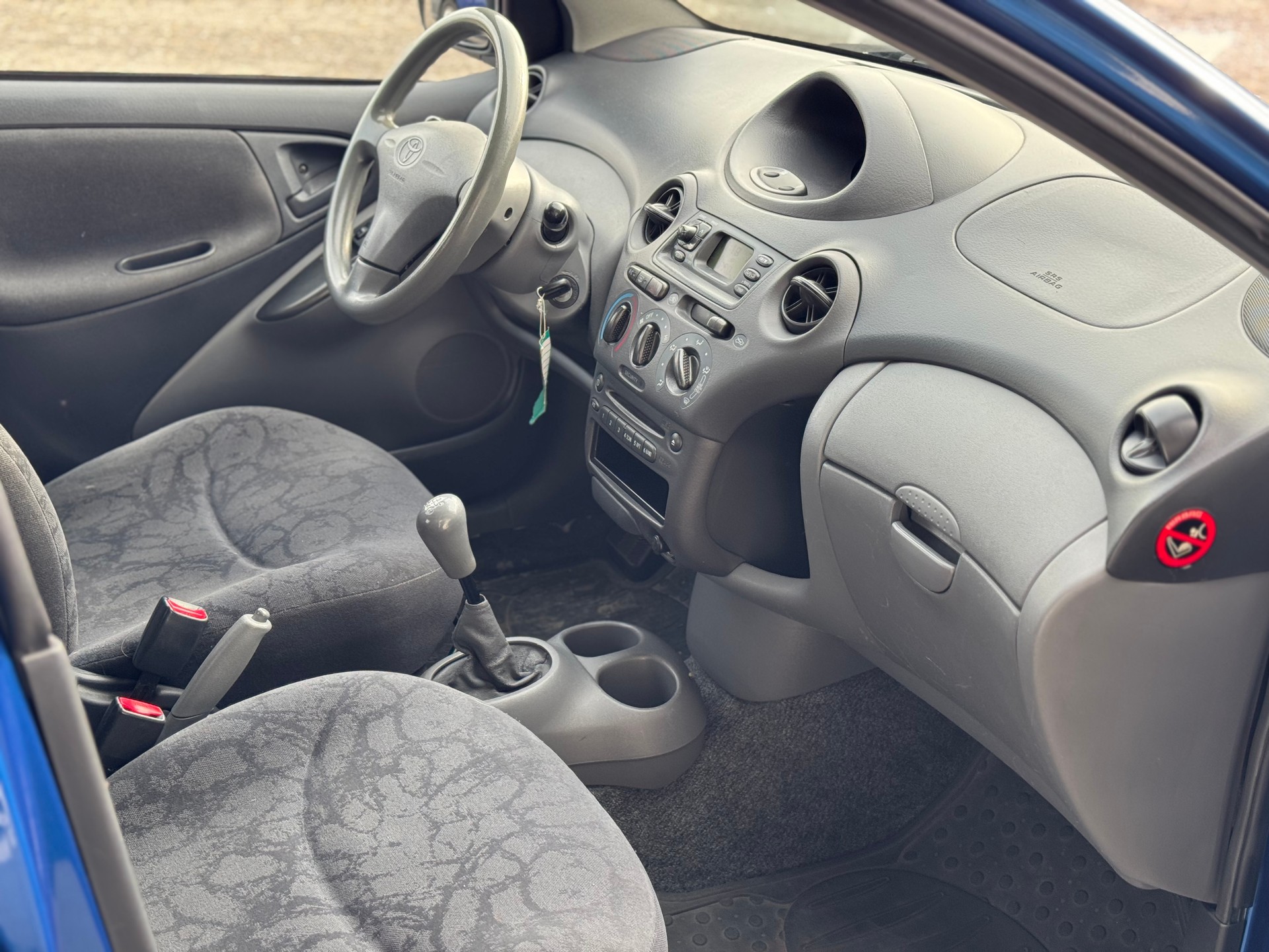 TOYOTA Yaris 1.3 Linea Luna-image-7