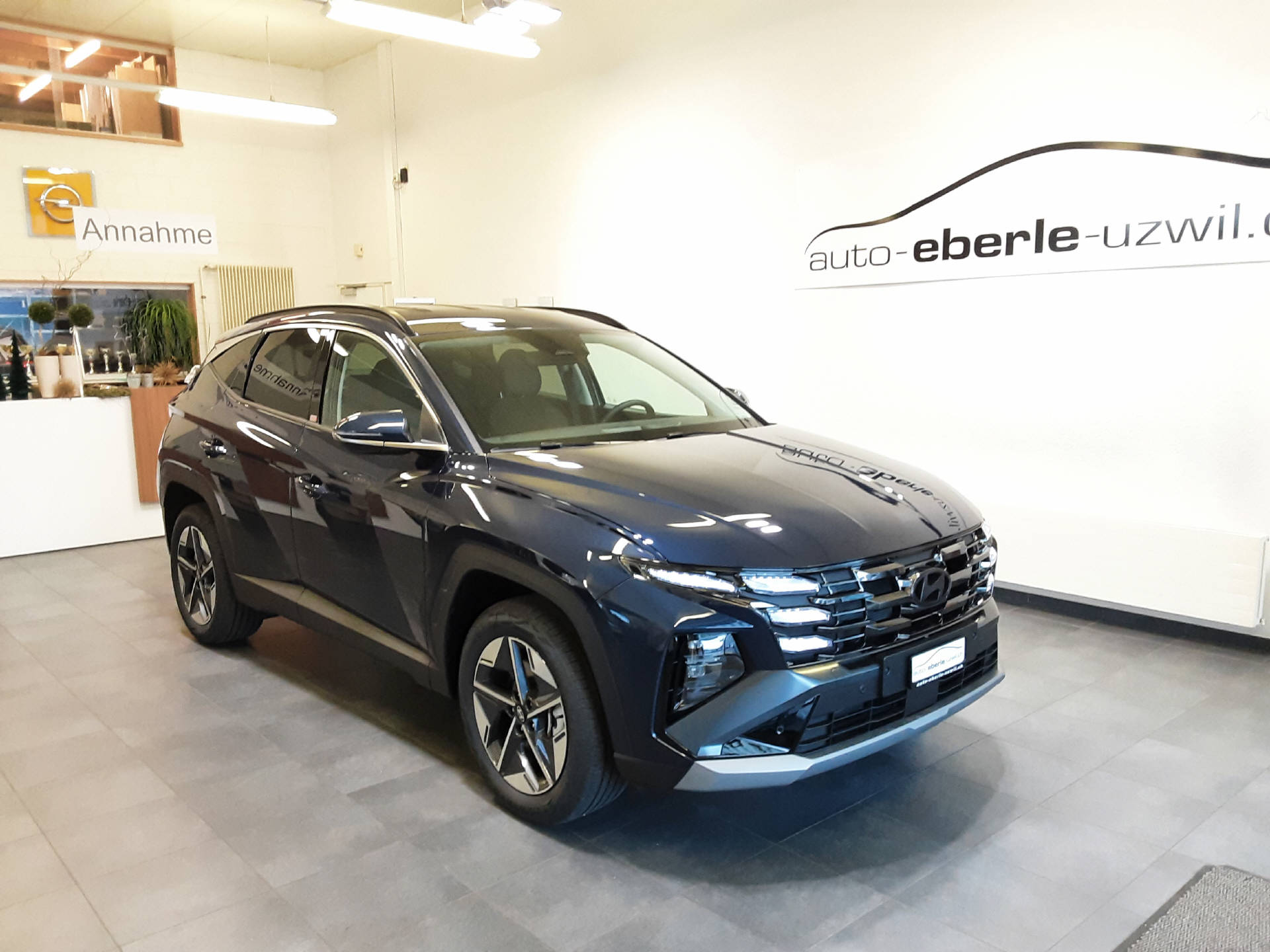 HYUNDAI Tucson 1.6 T-GDi Amplia 4WD-image-1