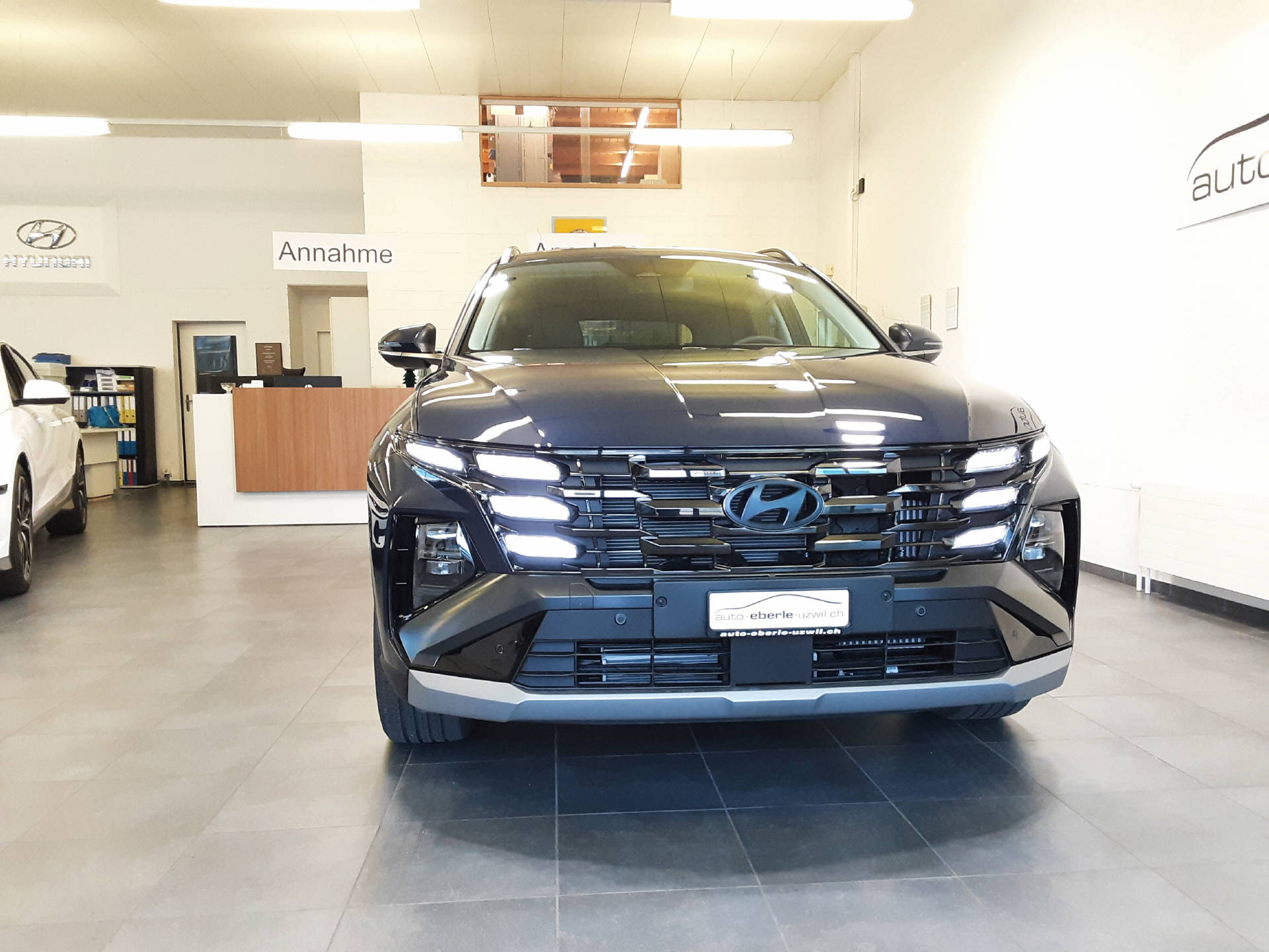 HYUNDAI Tucson 1.6 T-GDi Amplia 4WD-image-2
