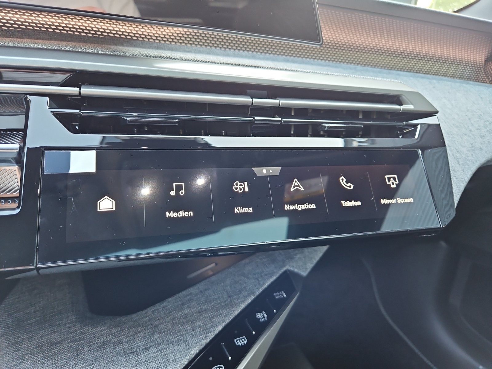 PEUGEOT 3008 NEW 73kWh GT-image-12