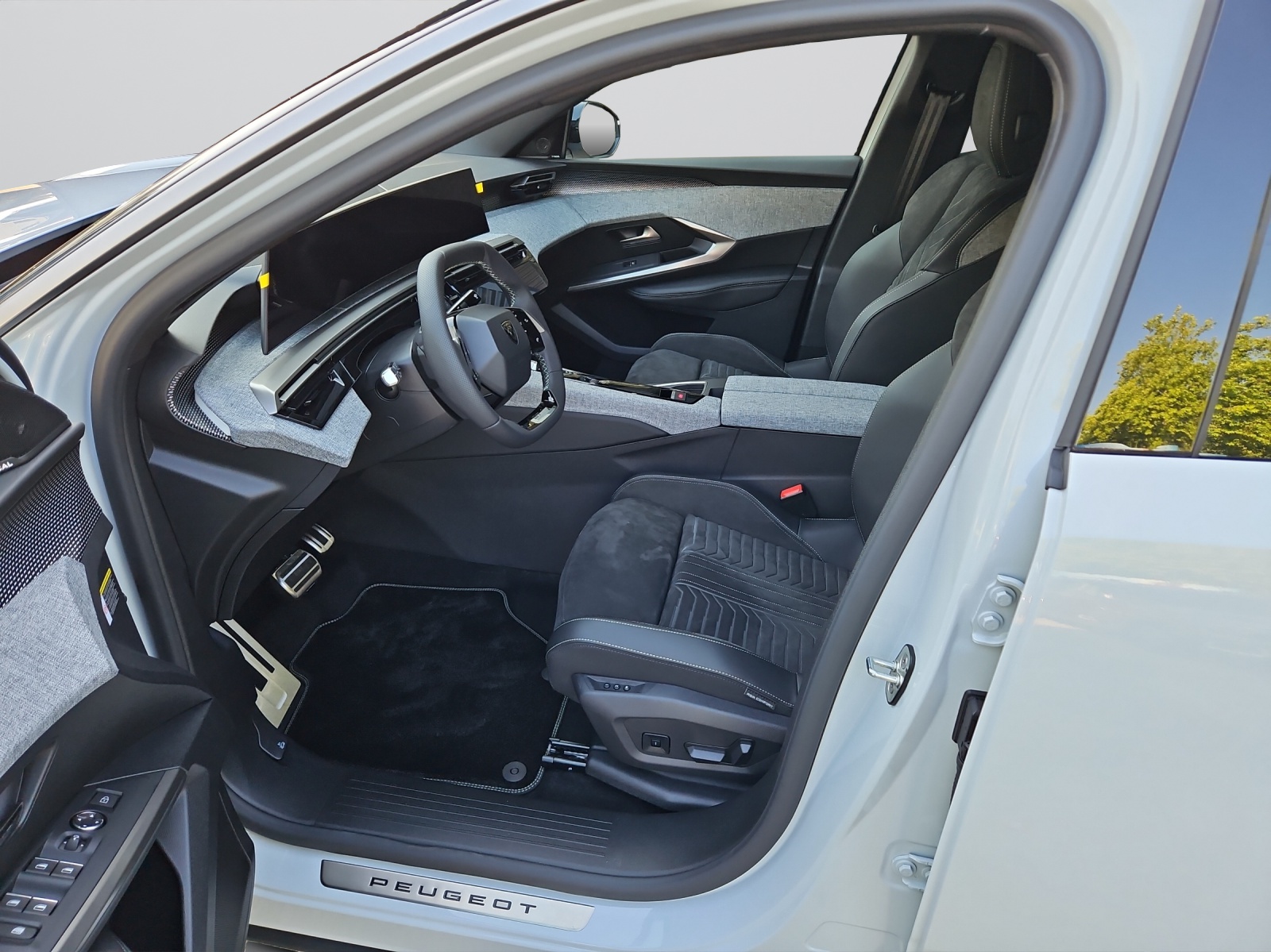 PEUGEOT 3008 NEW 73kWh GT-image-5