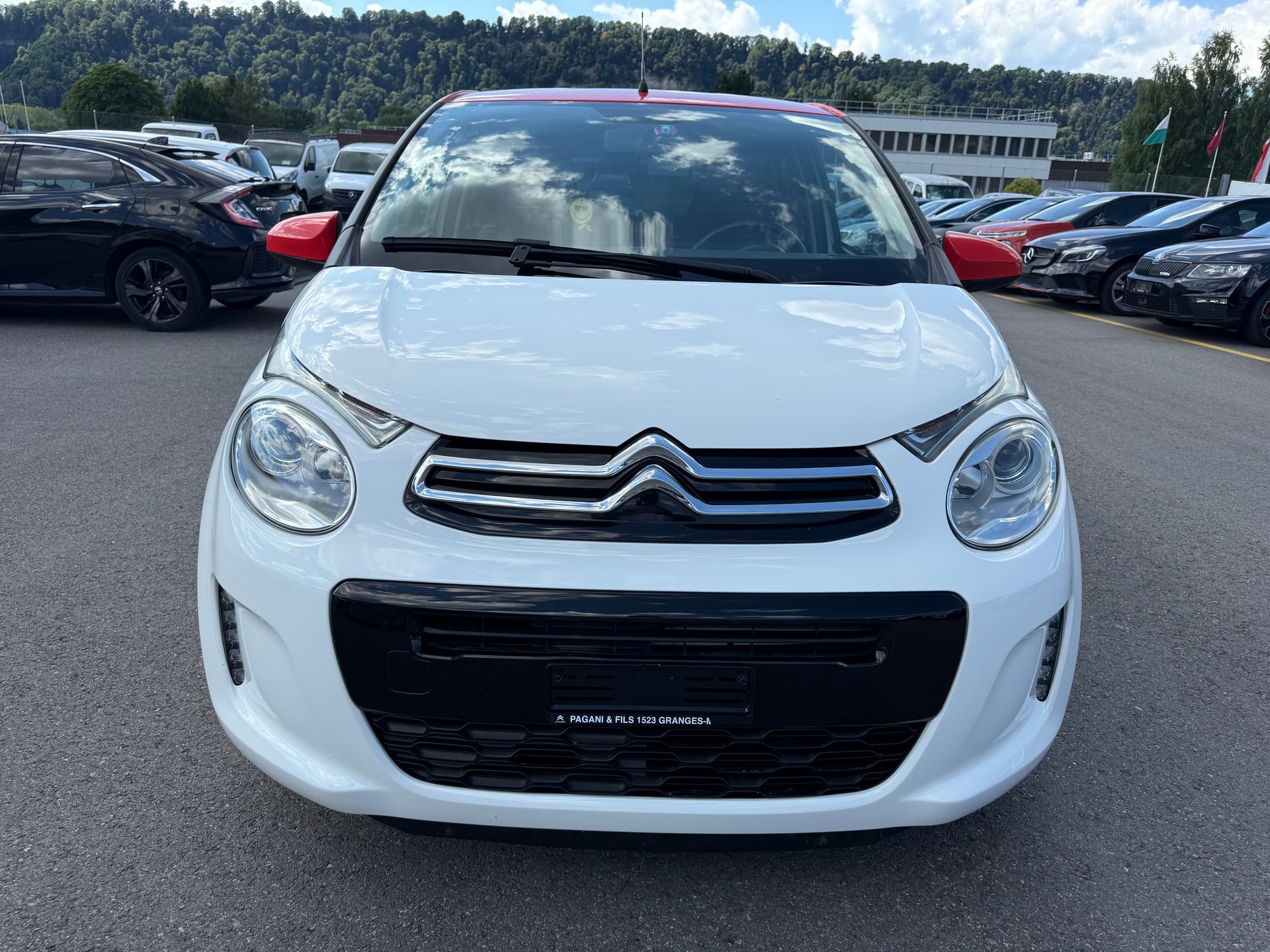 CITROEN C1 1.2 VTi Shine Edition-image-3
